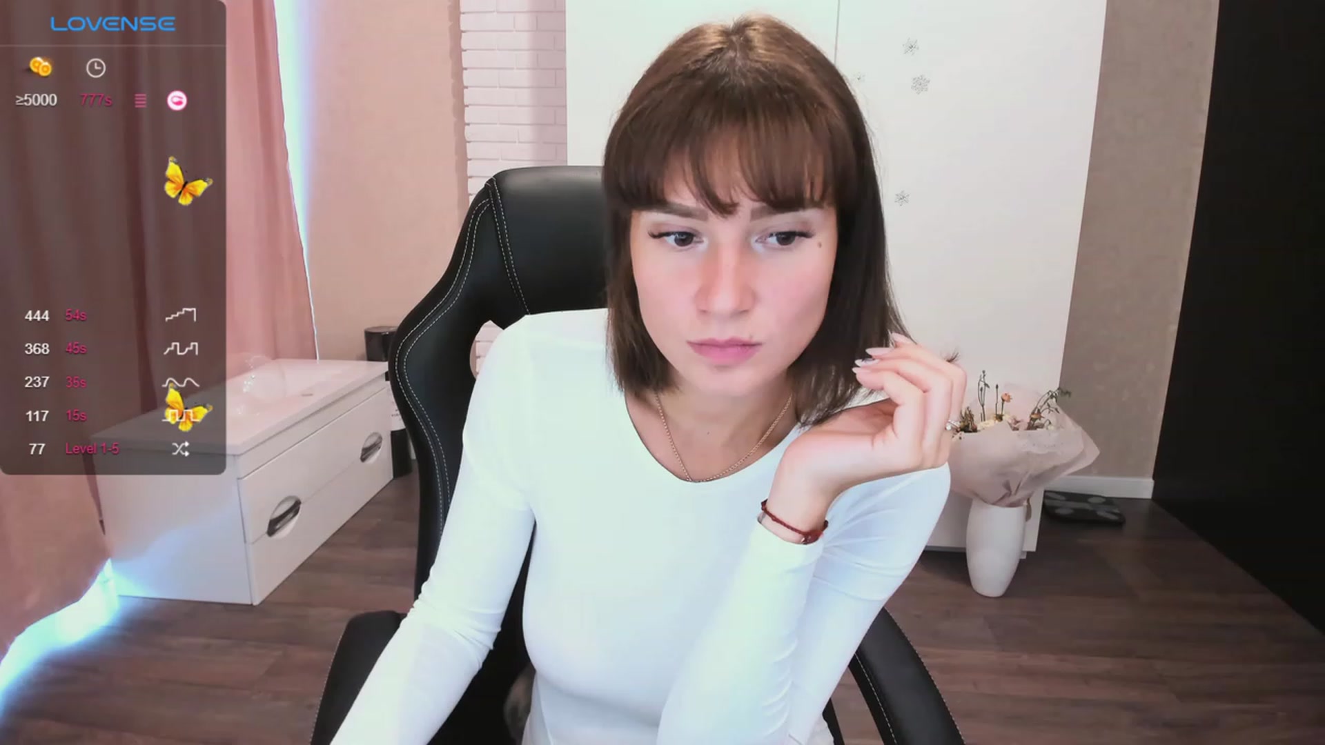 Gallery image thumbnail from HollyMollyy's myfreecams stream on, 10/11/2023, 13:50 image 14 of 20