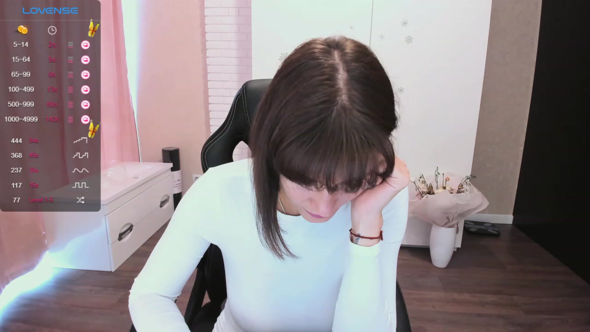 Gallery image thumbnail from HollyMollyy's myfreecams stream on, 10/11/2023, 13:50 image 1 of 20