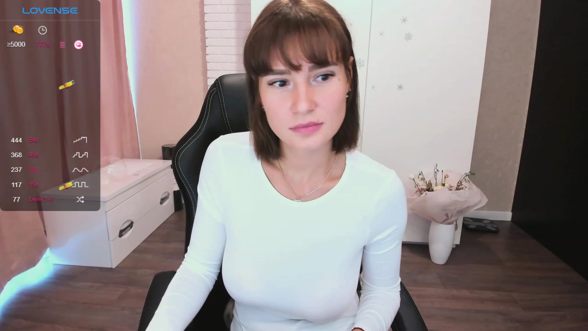 Gallery image thumbnail from HollyMollyy's myfreecams stream on, 10/11/2023, 13:50 image 13 of 20