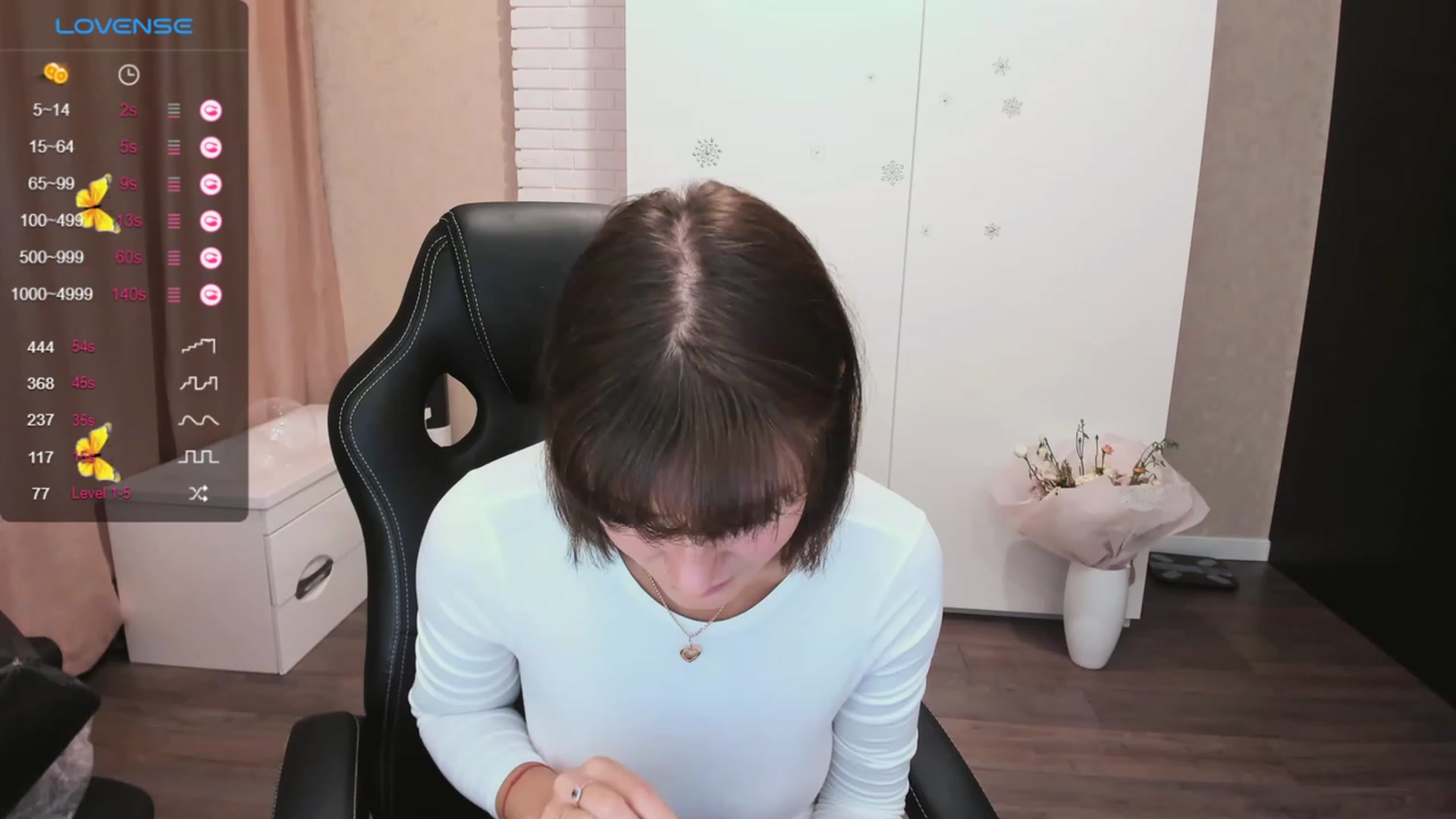 Gallery image thumbnail from HollyMollyy's myfreecams stream on, 10/11/2023, 15:50 image 2 of 20