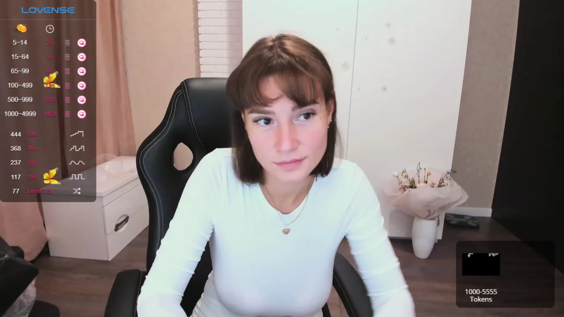 Gallery image thumbnail from HollyMollyy's myfreecams stream on, 10/11/2023, 15:50 image 7 of 20