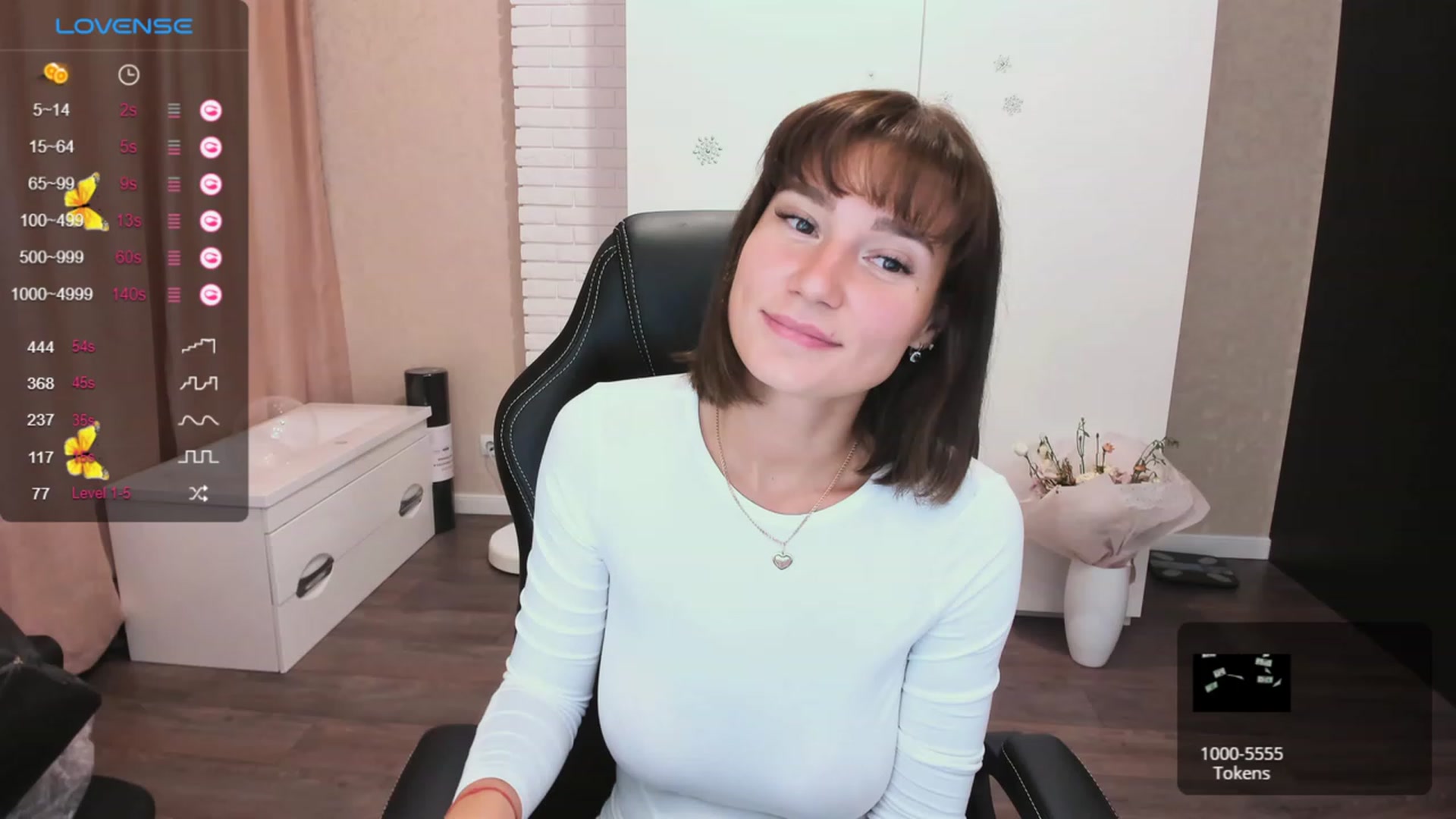 Gallery image thumbnail from HollyMollyy's myfreecams stream on, 10/11/2023, 15:50 image 9 of 20