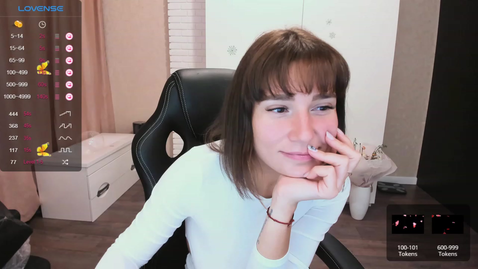 Gallery image thumbnail from HollyMollyy's myfreecams stream on, 10/11/2023, 15:50 image 14 of 20