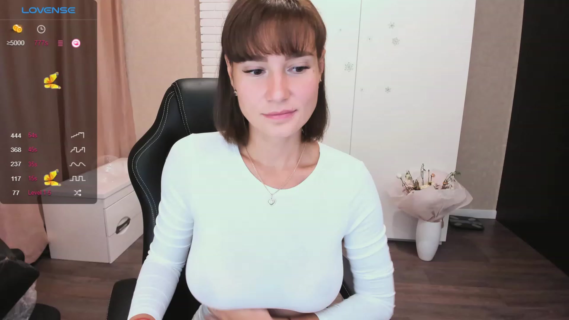 Gallery image thumbnail from HollyMollyy's myfreecams stream on, 10/11/2023, 15:50 image 1 of 20