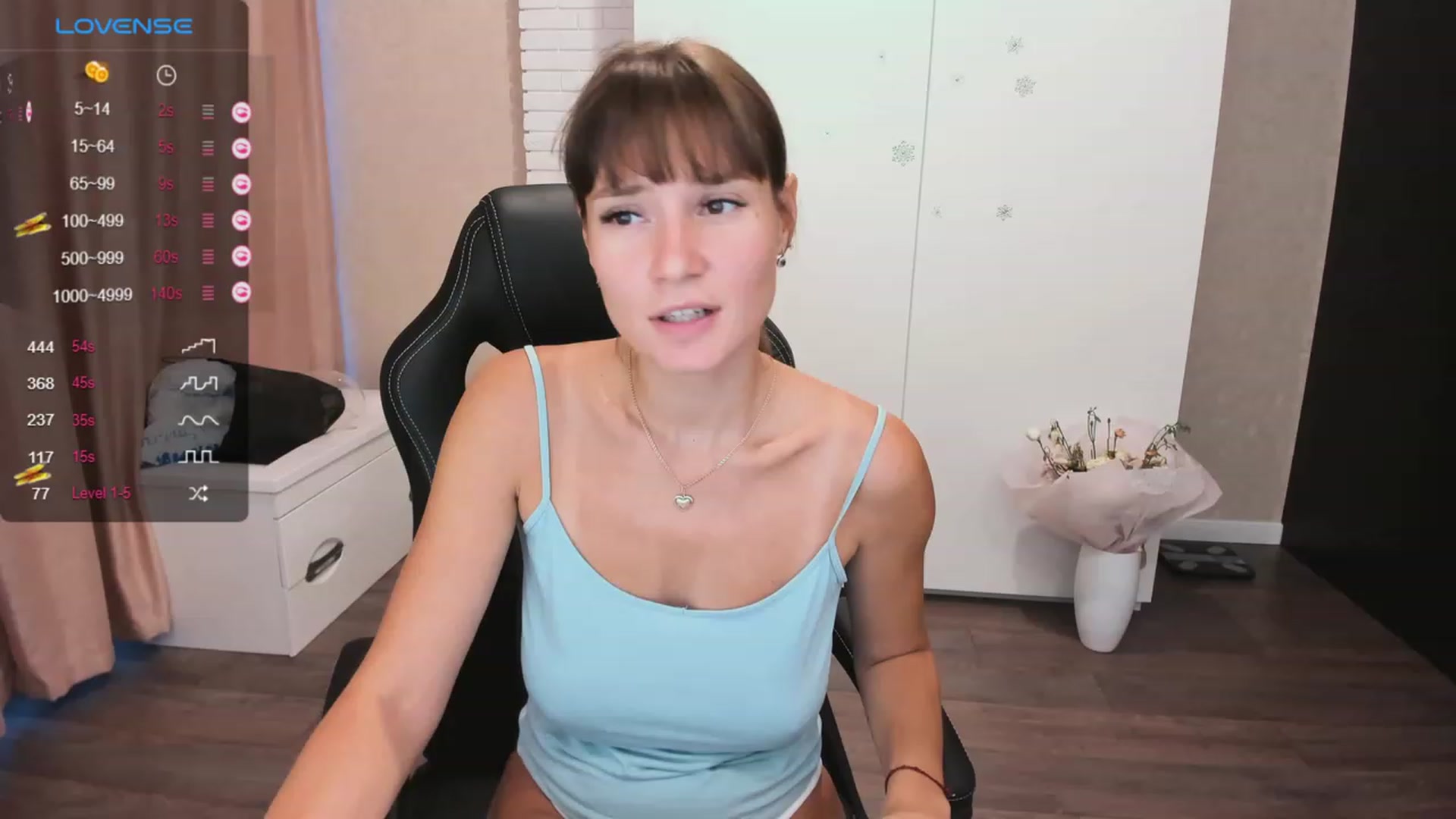 Gallery image thumbnail from HollyMollyy's myfreecams stream on, 10/12/2023, 15:06 image 5 of 20