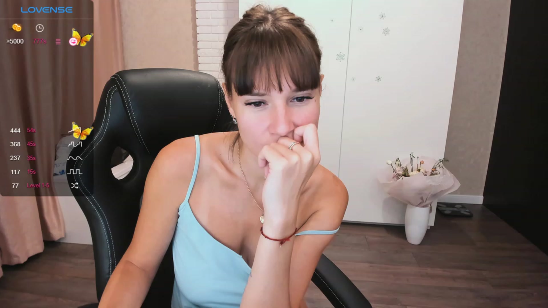 Gallery image thumbnail from HollyMollyy's myfreecams stream on, 10/12/2023, 15:06 image 20 of 20