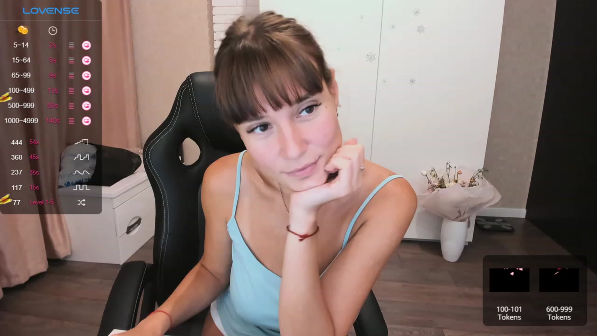 Gallery image thumbnail from HollyMollyy's myfreecams stream on, 10/12/2023, 15:33 image 19 of 20