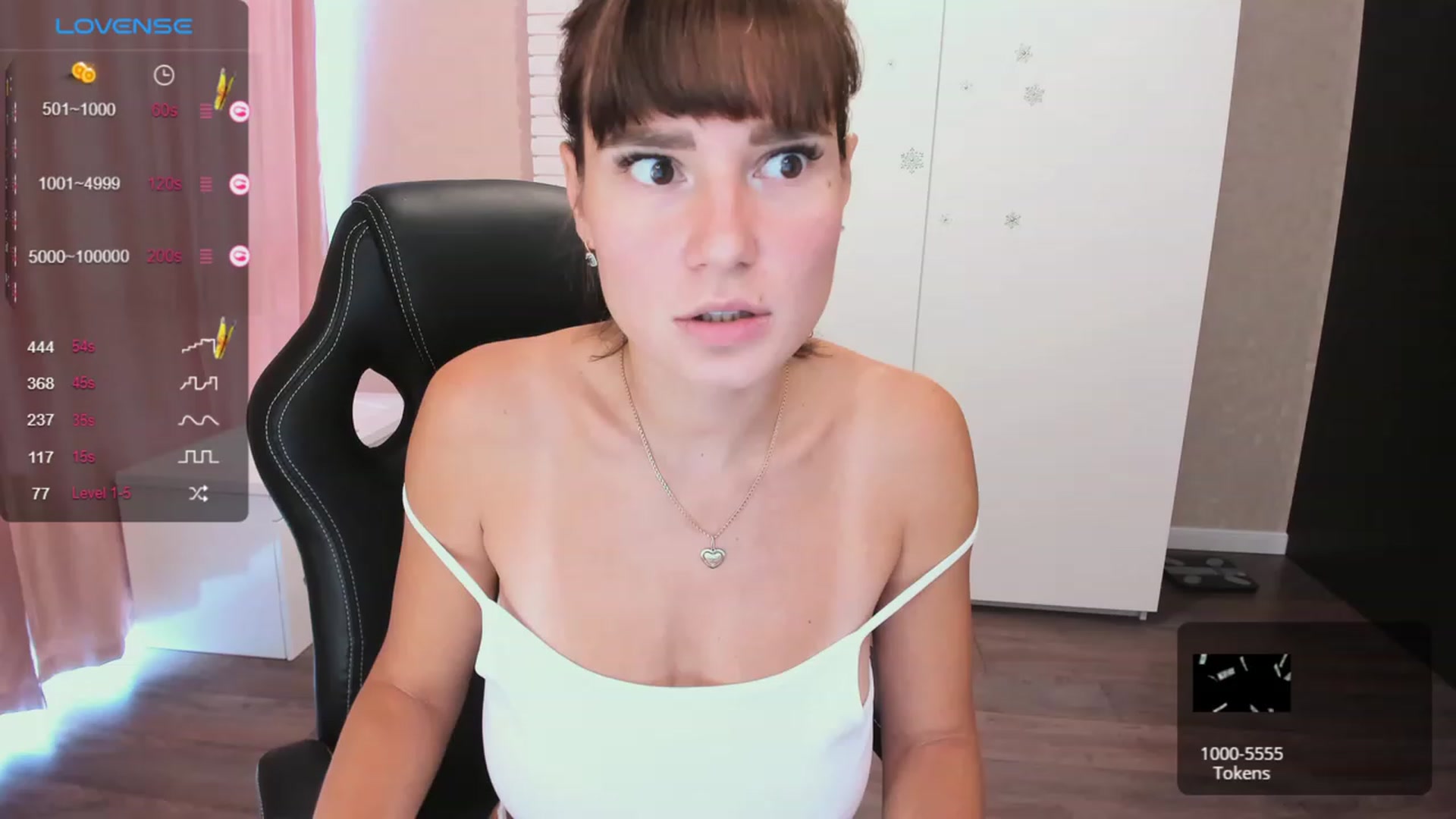 Gallery image thumbnail from HollyMollyy's myfreecams stream on, 10/19/2023, 12:35 image 11 of 20