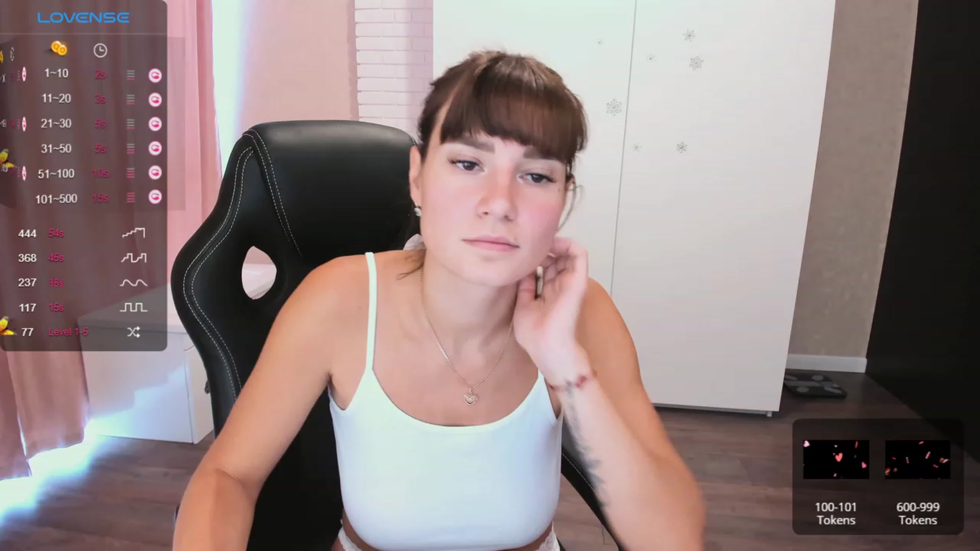 Gallery image thumbnail from HollyMollyy's myfreecams stream on, 10/19/2023, 12:35 image 10 of 20