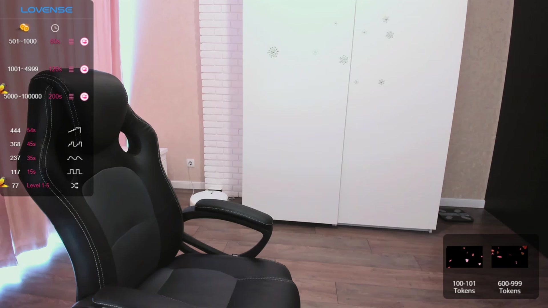 Gallery image thumbnail from HollyMollyy's myfreecams stream on, 10/19/2023, 12:35 image 2 of 20