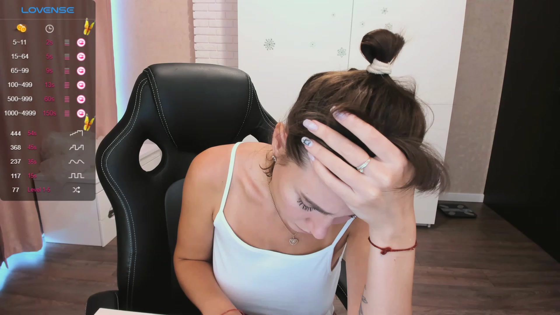 Gallery image thumbnail from HollyMollyy's myfreecams stream on, 10/21/2023, 13:14 image 8 of 20