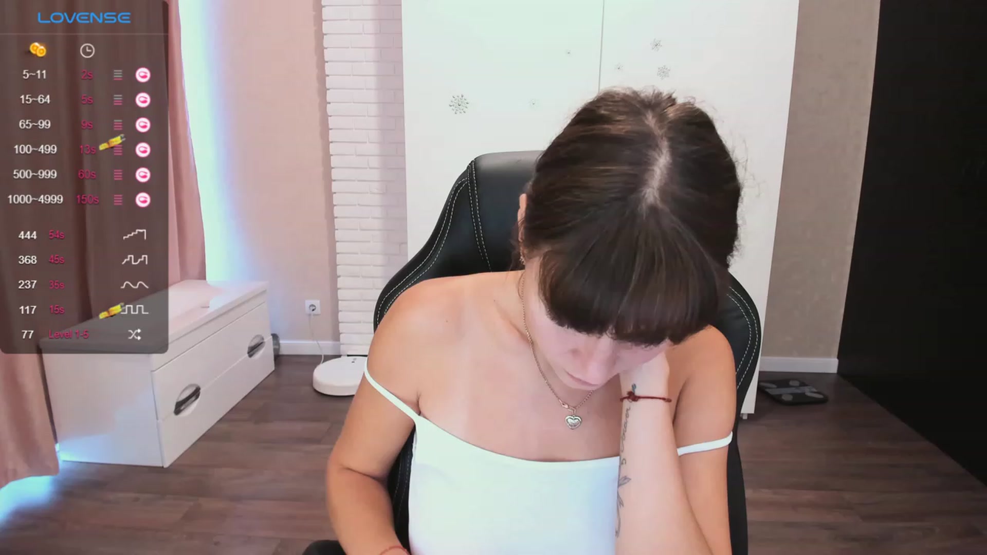 Gallery image thumbnail from HollyMollyy's myfreecams stream on, 10/24/2023, 12:13 image 8 of 20