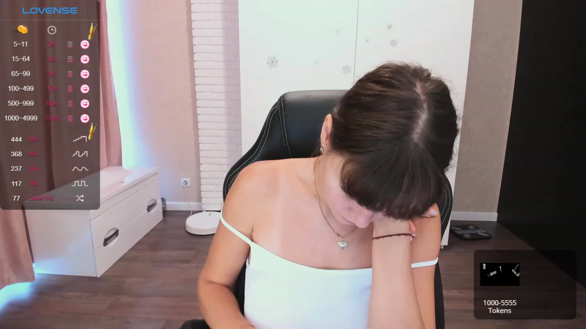 Gallery image thumbnail from HollyMollyy's myfreecams stream on, 10/24/2023, 12:13 image 7 of 20
