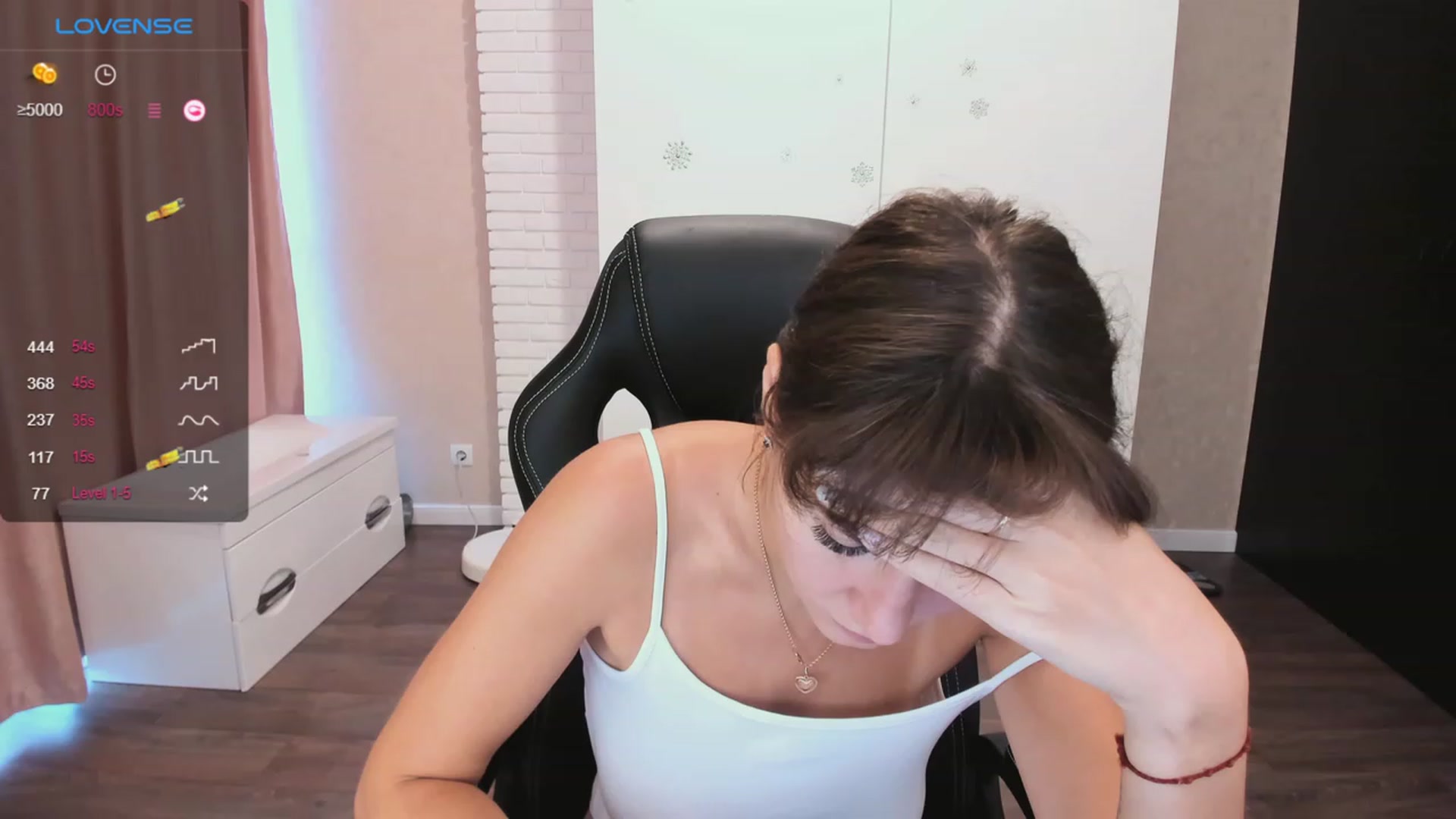 Gallery image thumbnail from HollyMollyy's myfreecams stream on, 10/24/2023, 12:13 image 18 of 20