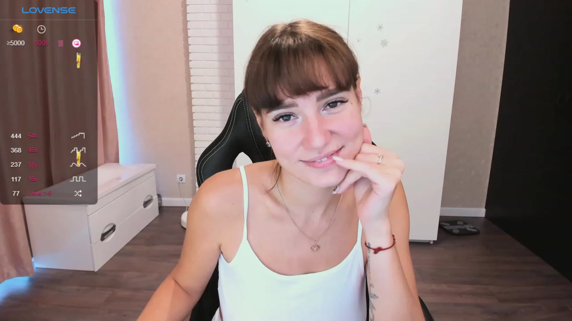 Gallery image thumbnail from HollyMollyy's myfreecams stream on, 10/24/2023, 13:16 image 15 of 20