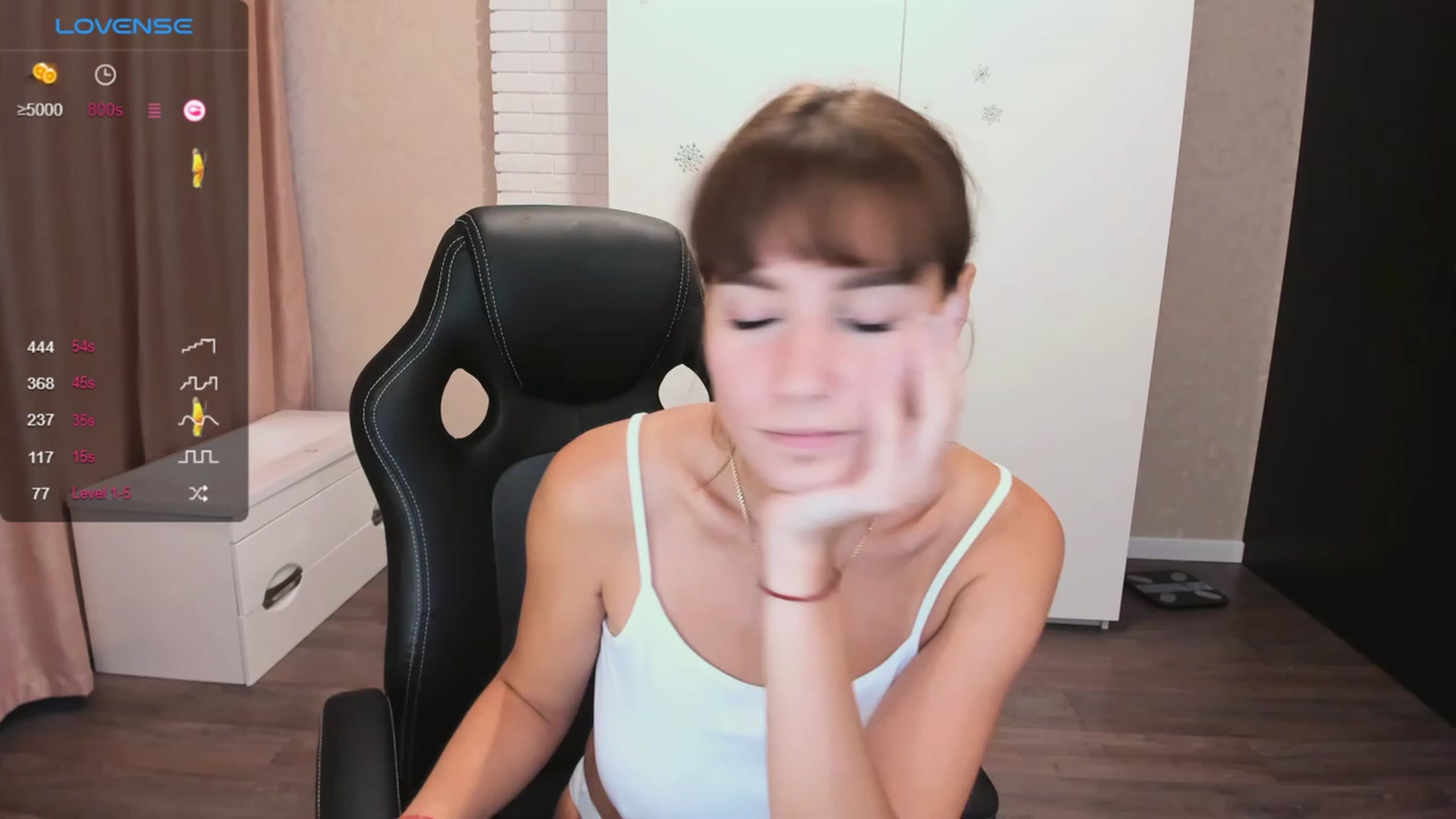 Gallery image thumbnail from HollyMollyy's myfreecams stream on, 10/24/2023, 14:07 image 13 of 20