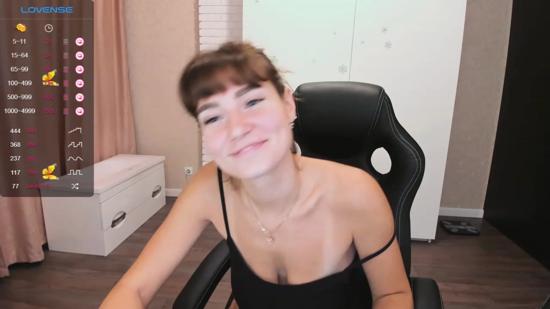 Gallery image thumbnail from HollyMollyy's myfreecams stream on, 11/01/2023, 17:50 image 19 of 20