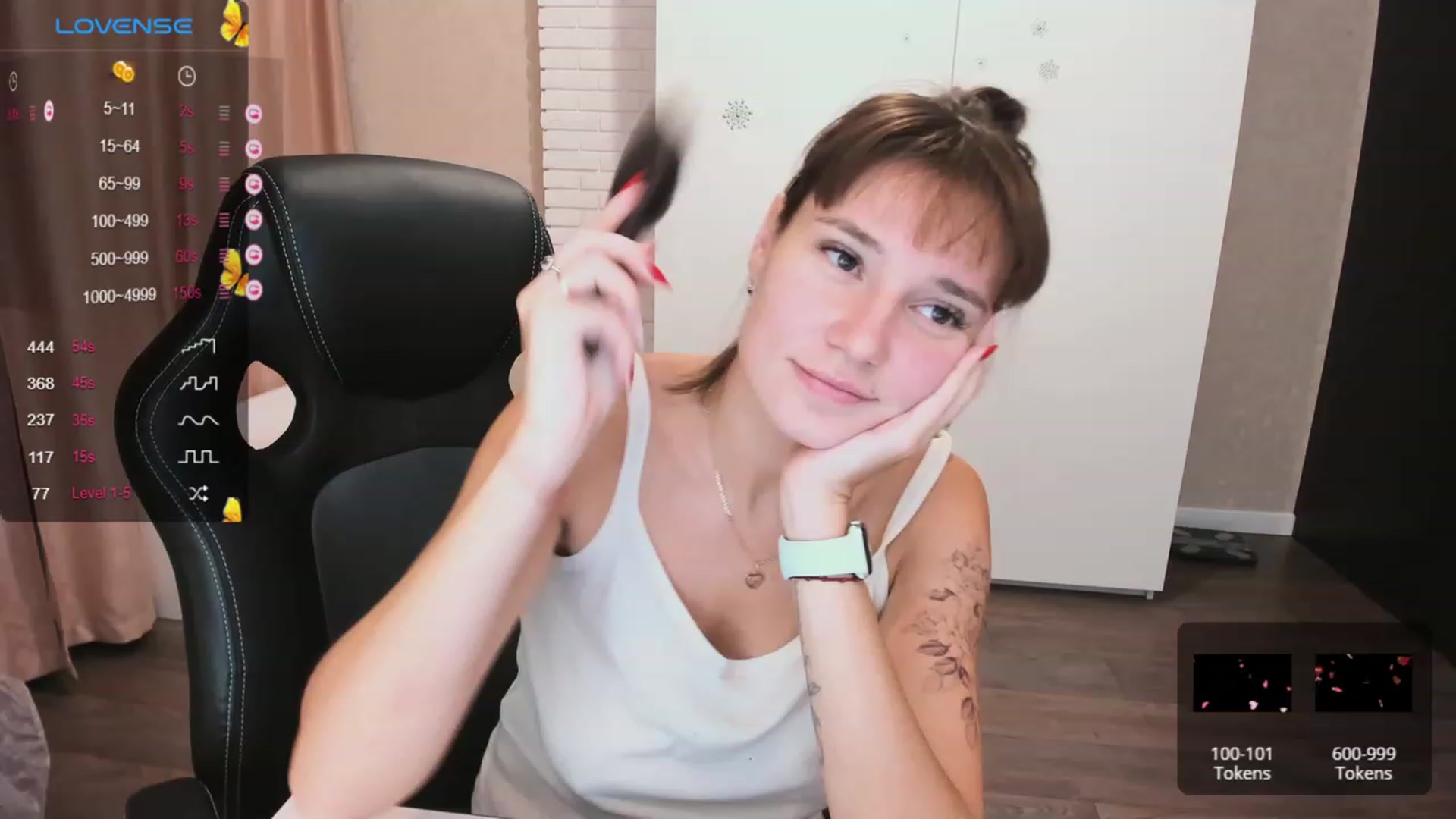 Gallery image thumbnail from HollyMollyy's myfreecams stream on, 11/10/2023, 19:19 image 17 of 20