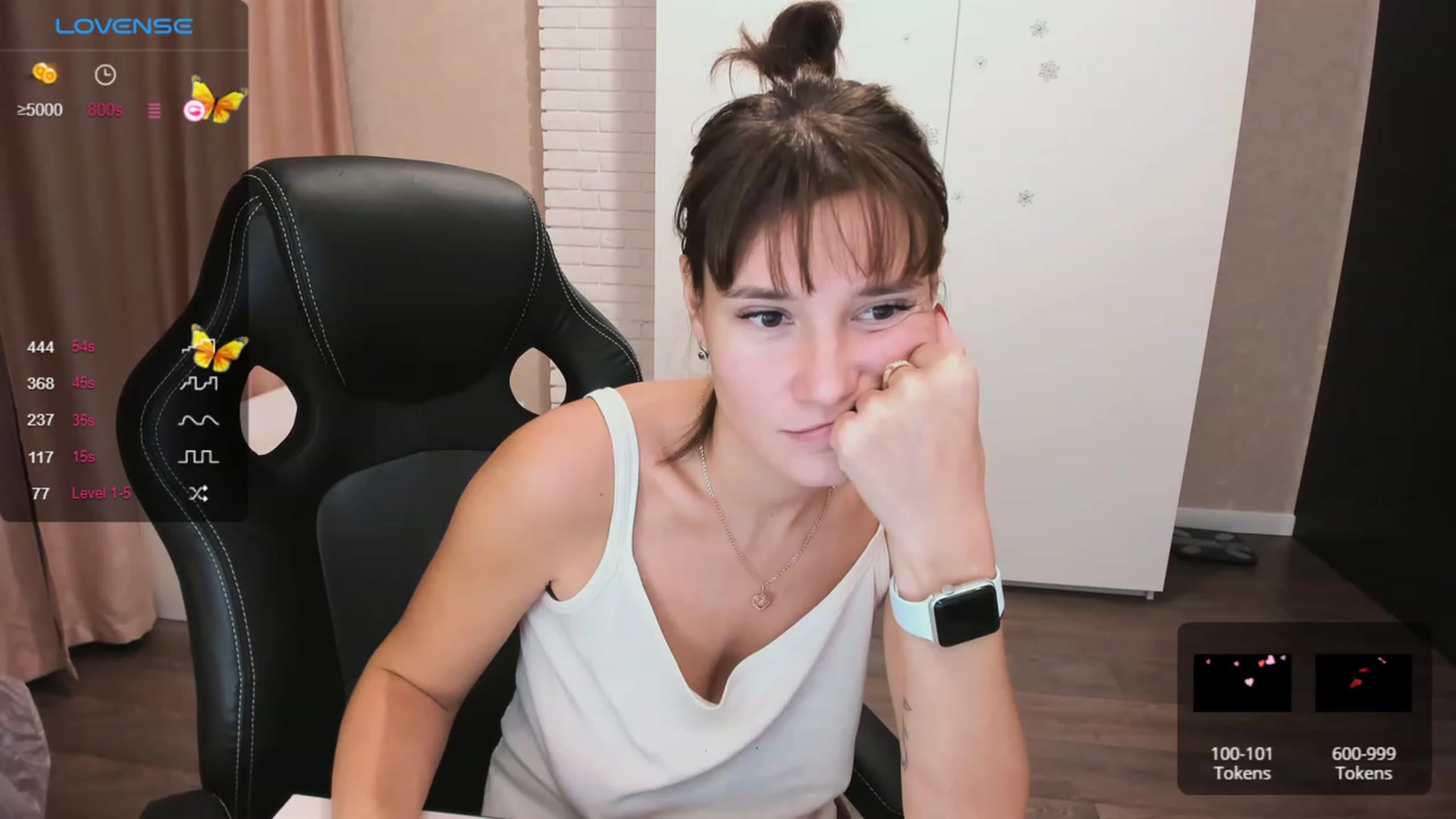 Gallery image thumbnail from HollyMollyy's myfreecams stream on, 11/10/2023, 19:19 image 16 of 20