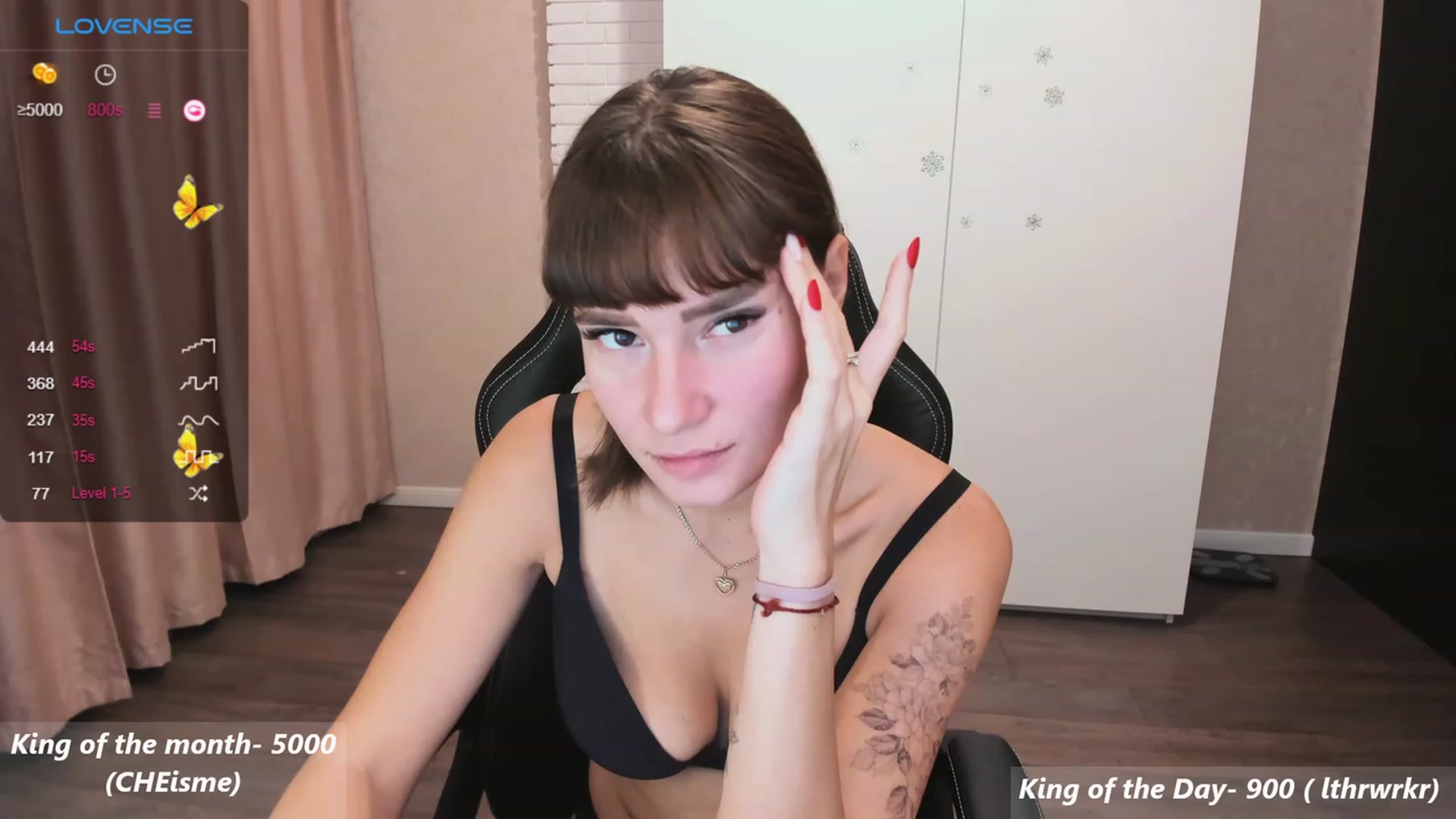 Gallery image thumbnail from HollyMollyy's myfreecams stream on, 11/12/2023, 18:00 image 10 of 20