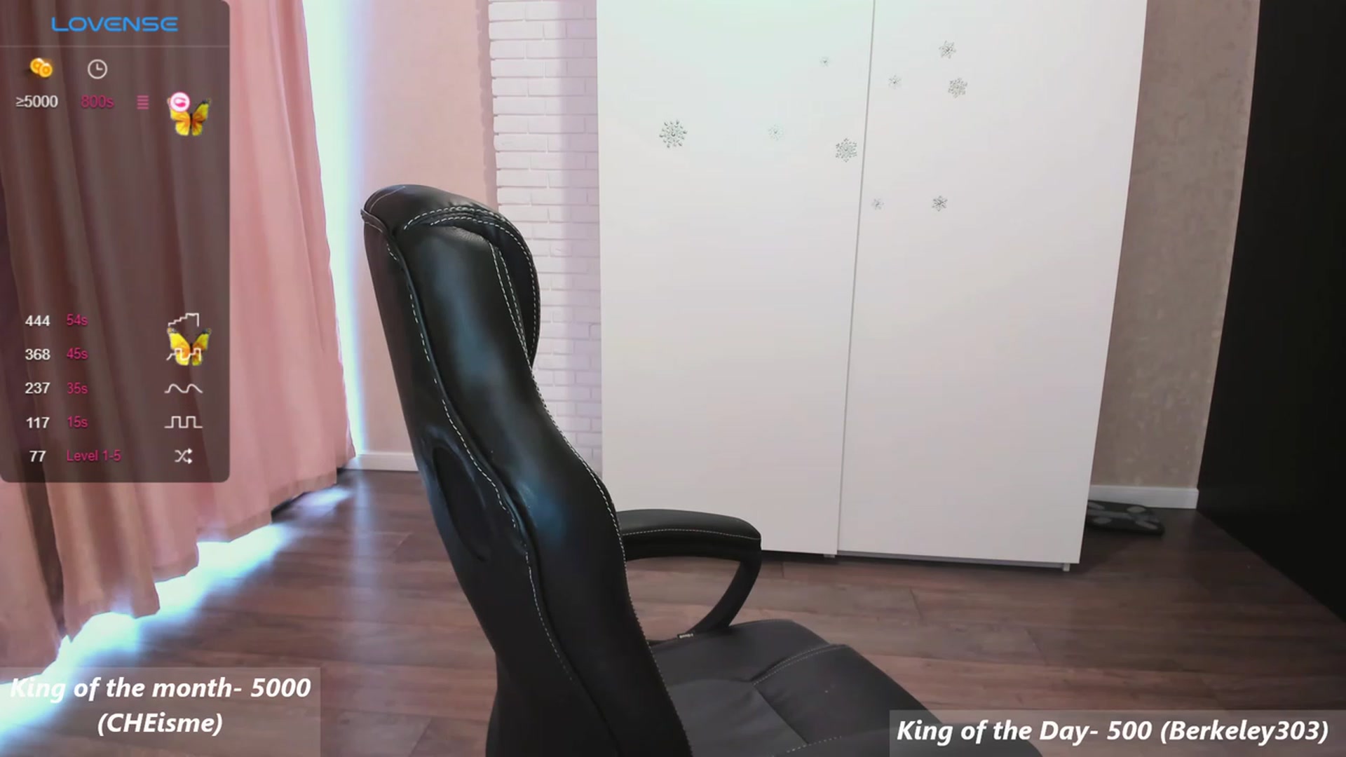 Gallery image thumbnail from HollyMollyy's myfreecams stream on, 11/13/2023, 10:13 image 16 of 20