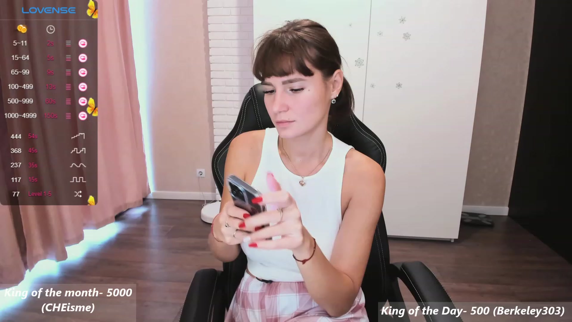 Gallery image thumbnail from HollyMollyy's myfreecams stream on, 11/13/2023, 10:13 image 15 of 20