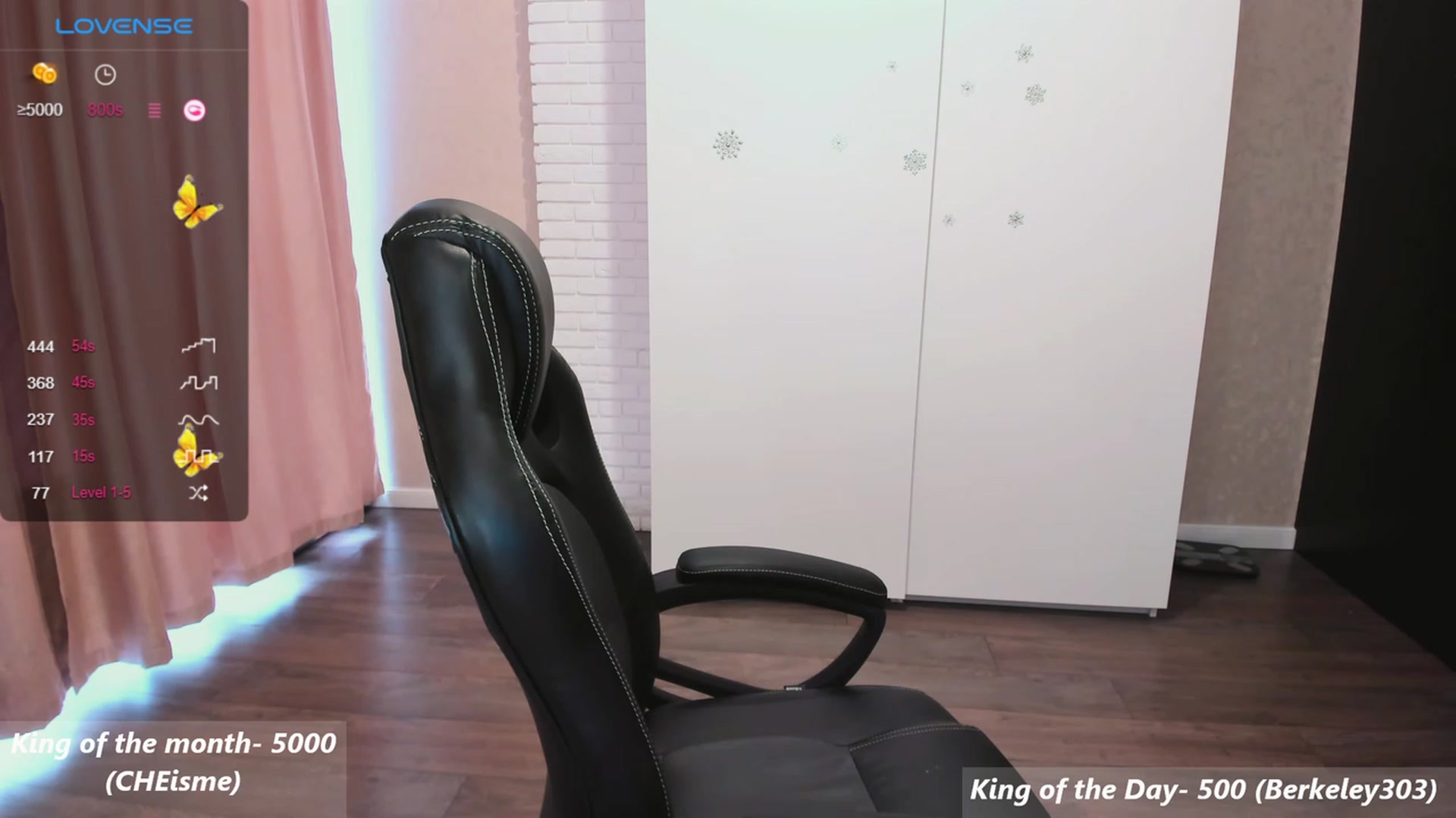 Gallery image thumbnail from HollyMollyy's myfreecams stream on, 11/13/2023, 10:13 image 17 of 20