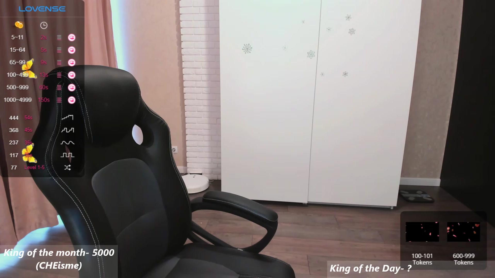 Gallery image thumbnail from HollyMollyy's myfreecams stream on, 11/14/2023, 12:30 image 6 of 20