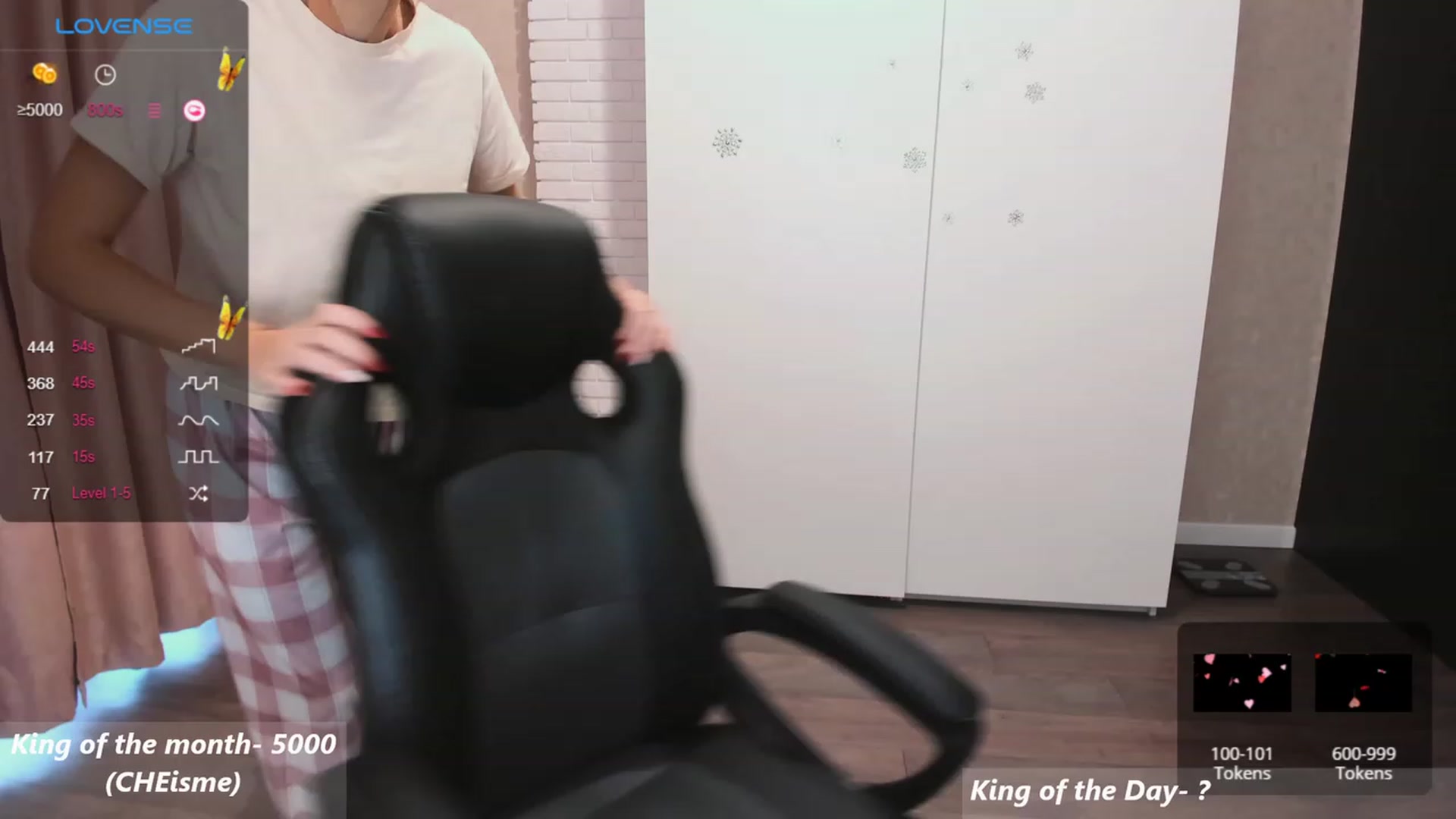 Gallery image thumbnail from HollyMollyy's myfreecams stream on, 11/14/2023, 12:30 image 7 of 20