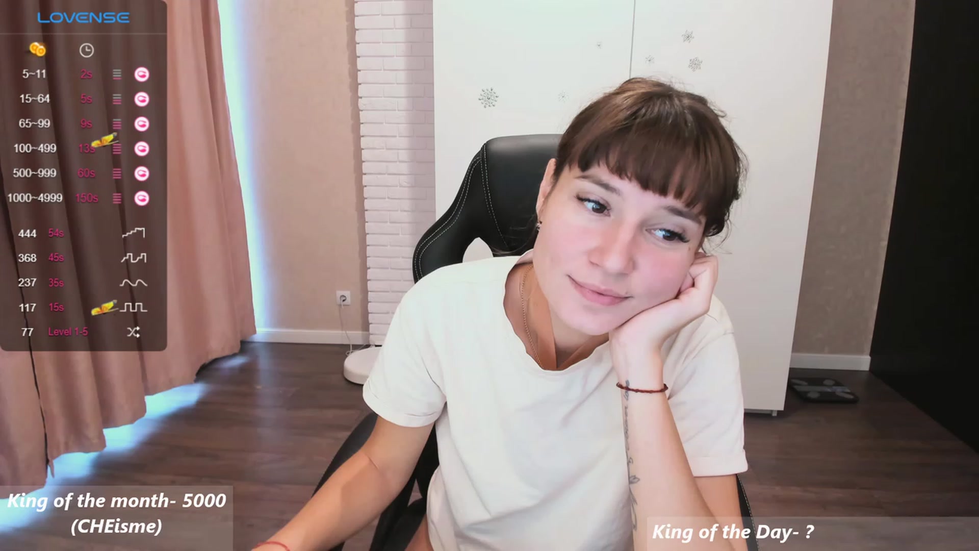 Gallery image thumbnail from HollyMollyy's myfreecams stream on, 11/14/2023, 12:30 image 19 of 20