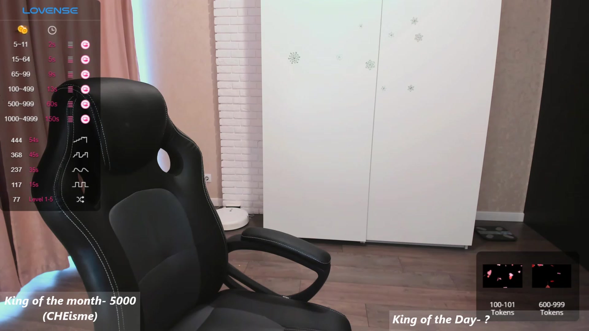 Gallery image thumbnail from HollyMollyy's myfreecams stream on, 11/14/2023, 12:30 image 4 of 20