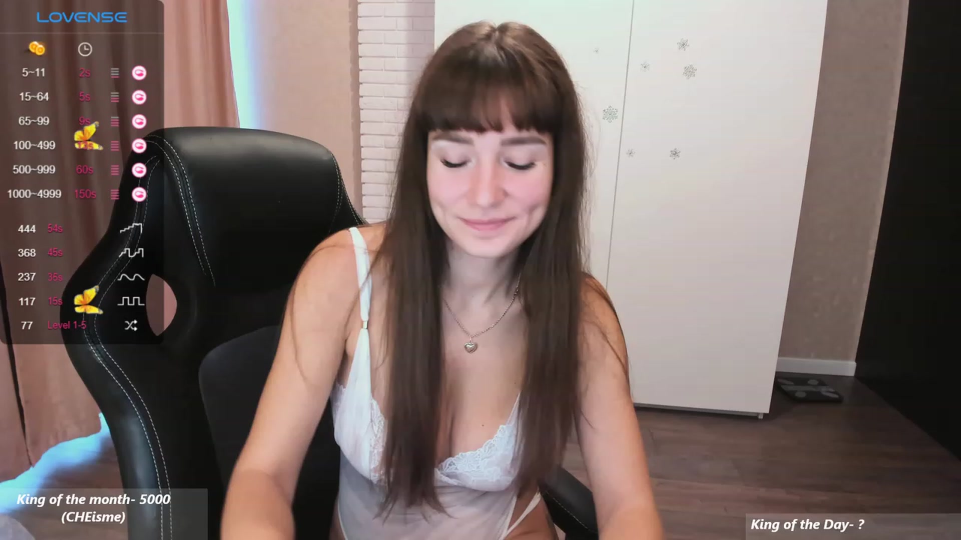 Gallery image thumbnail from HollyMollyy's myfreecams stream on, 11/18/2023, 11:42 image 15 of 20