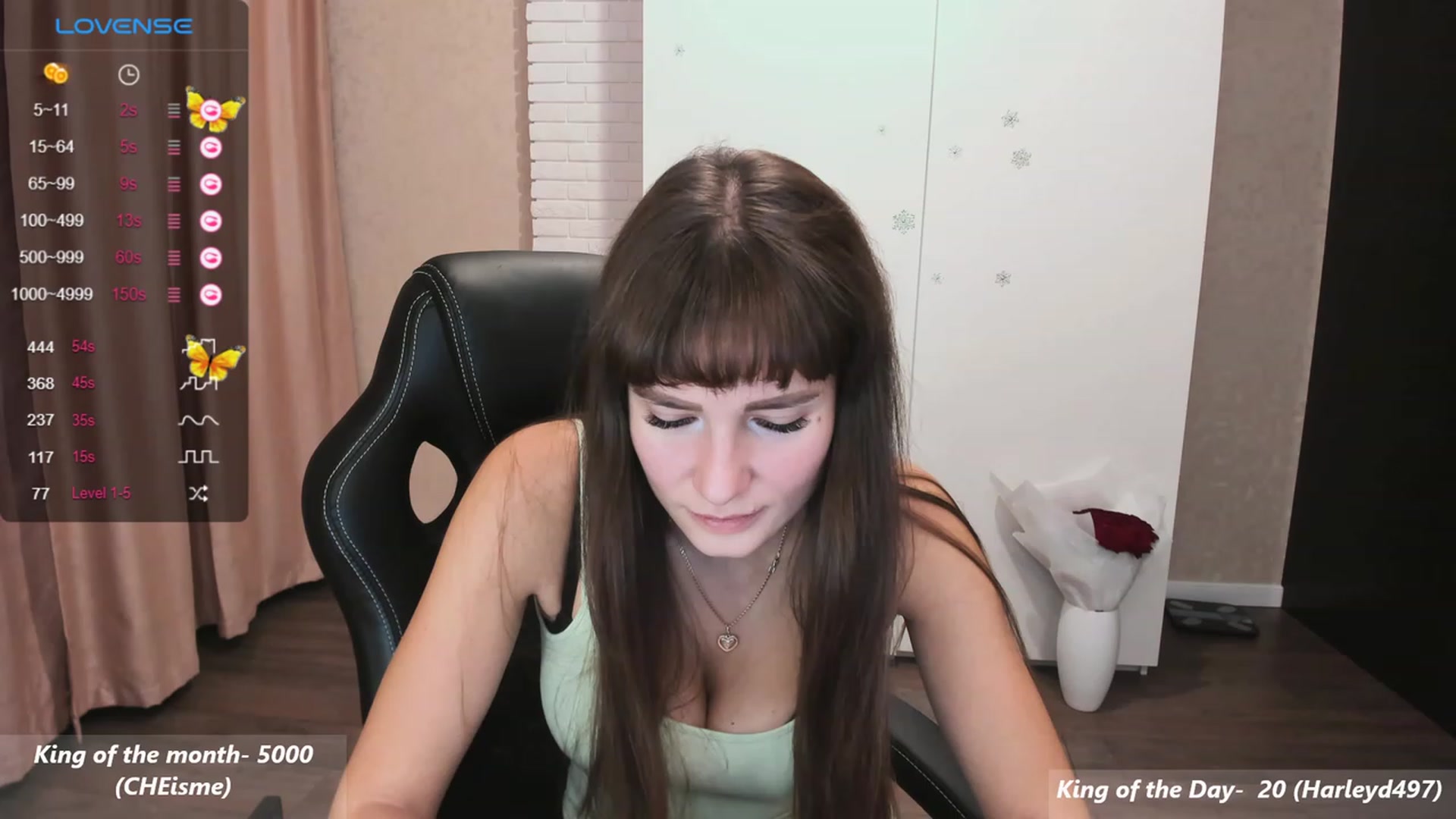 Gallery image thumbnail from HollyMollyy's myfreecams stream on, 11/24/2023, 16:09 image 14 of 20