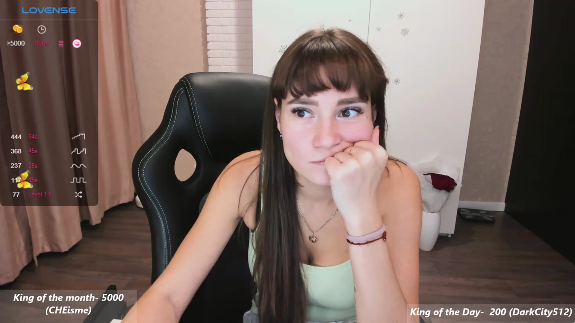 Gallery image thumbnail from HollyMollyy's myfreecams stream on, 11/24/2023, 18:38 image 5 of 20