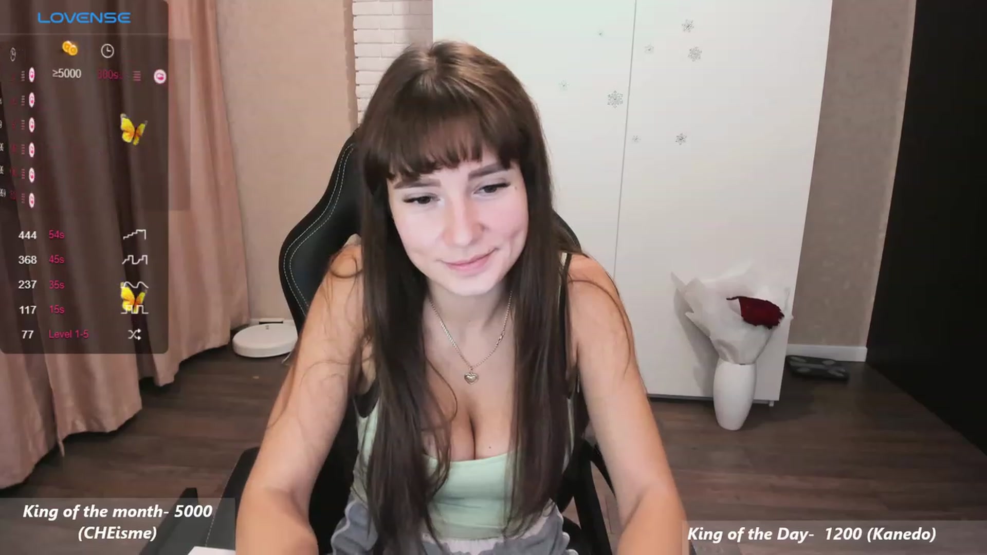 Gallery image thumbnail from HollyMollyy's myfreecams stream on, 11/24/2023, 18:38 image 19 of 20