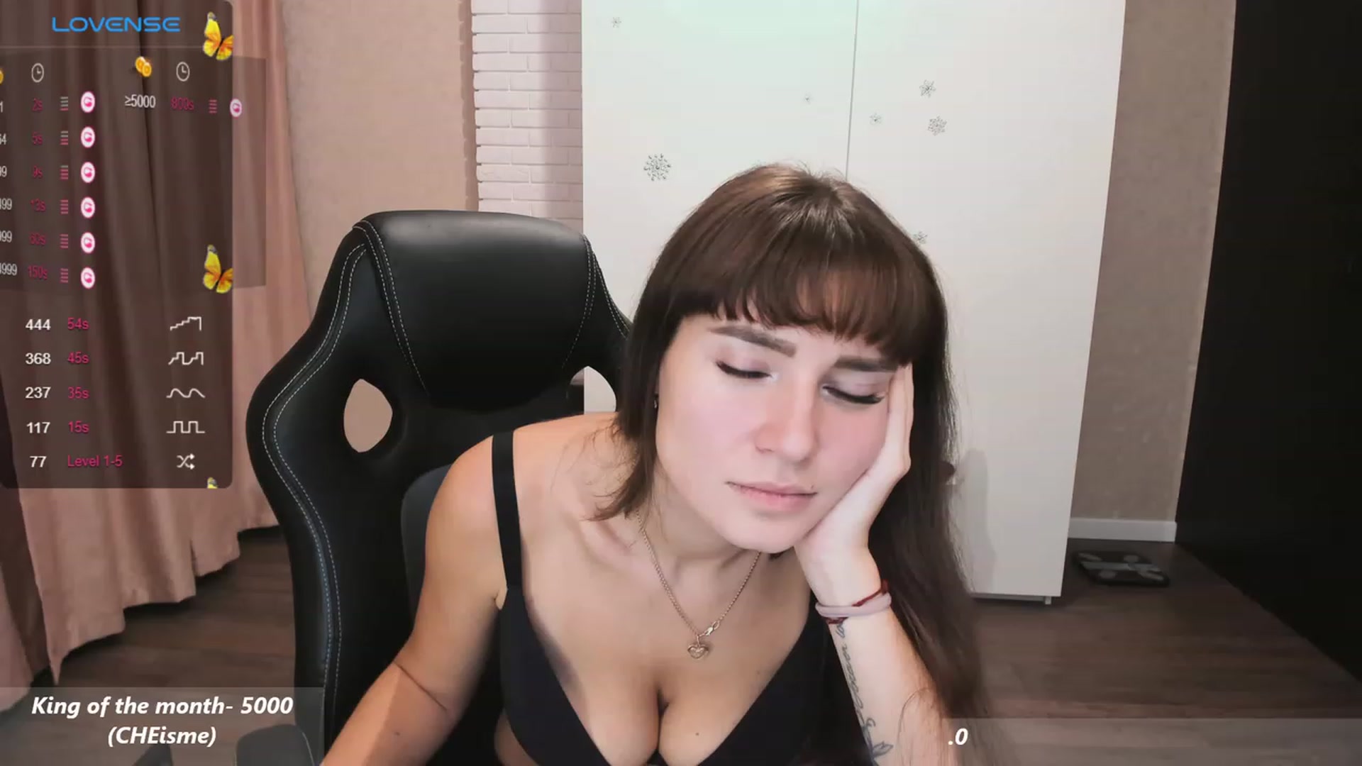 Gallery image thumbnail from HollyMollyy's myfreecams stream on, 11/25/2023, 14:19 image 5 of 20