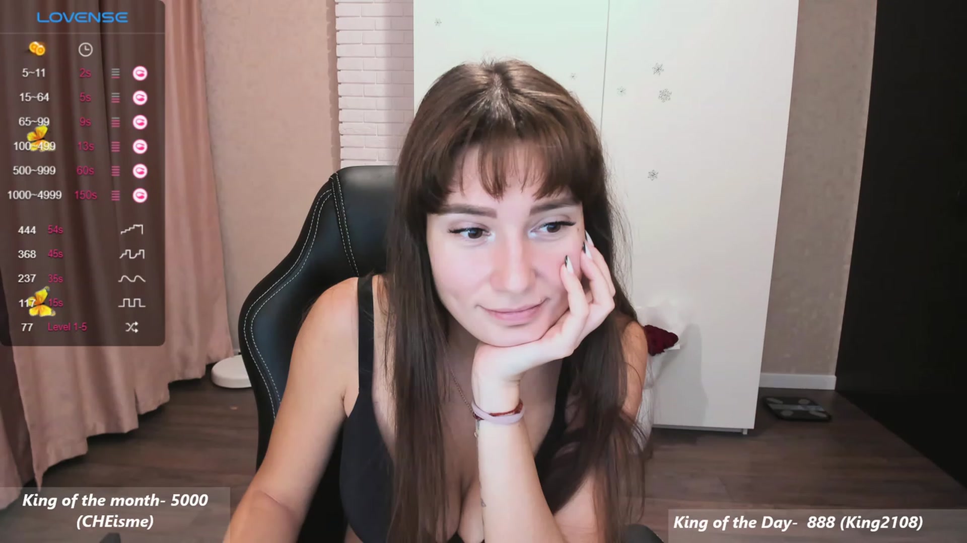 Gallery image thumbnail from HollyMollyy's myfreecams stream on, 11/25/2023, 14:44 image 18 of 20