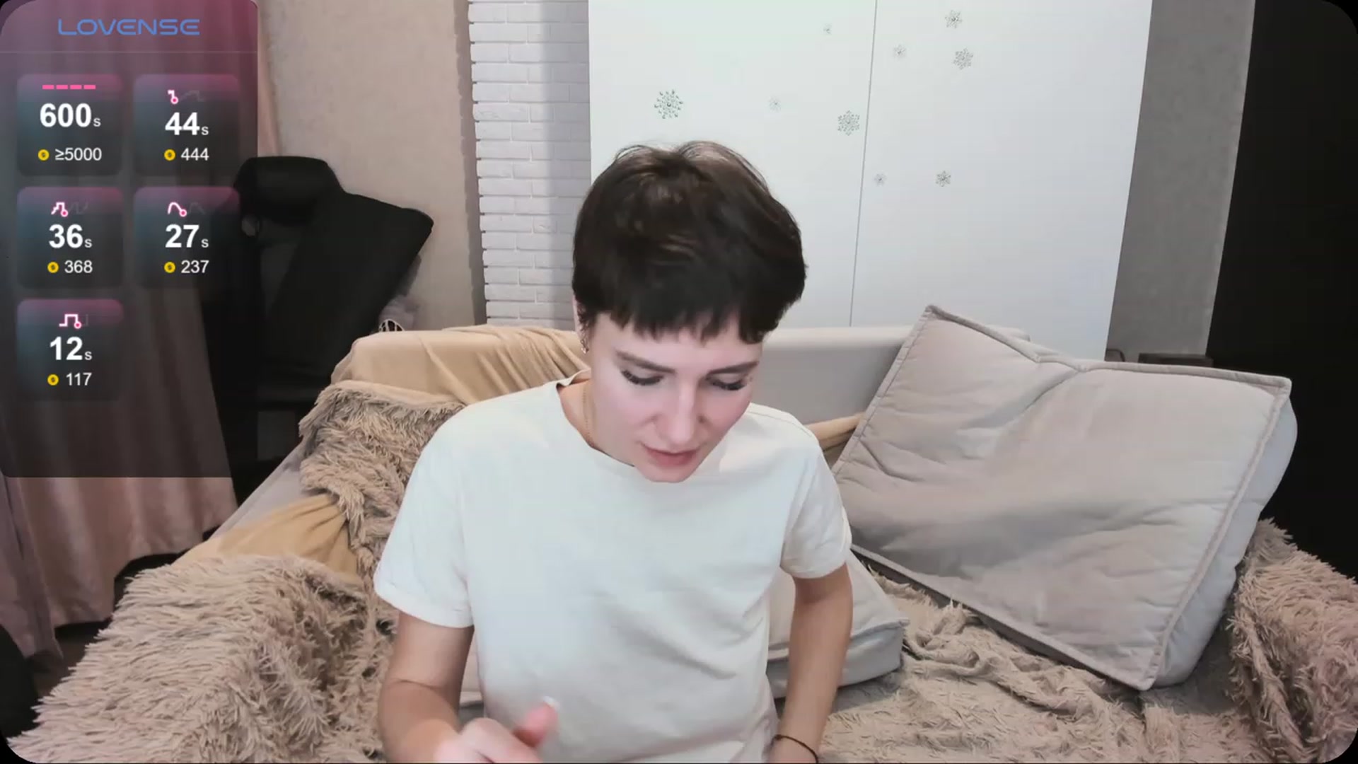 Gallery image thumbnail from HollyMollyy's myfreecams stream on, 03/17/2024, 17:10 image 9 of 20