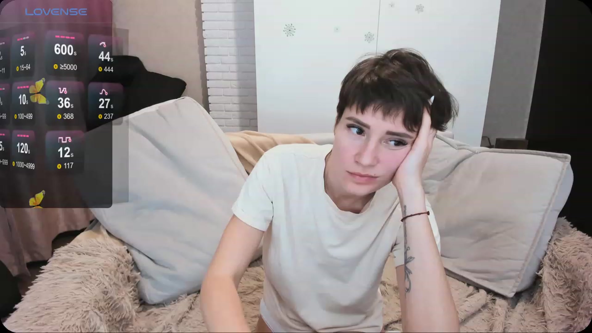 Gallery image thumbnail from HollyMollyy's myfreecams stream on, 03/17/2024, 17:10 image 1 of 20
