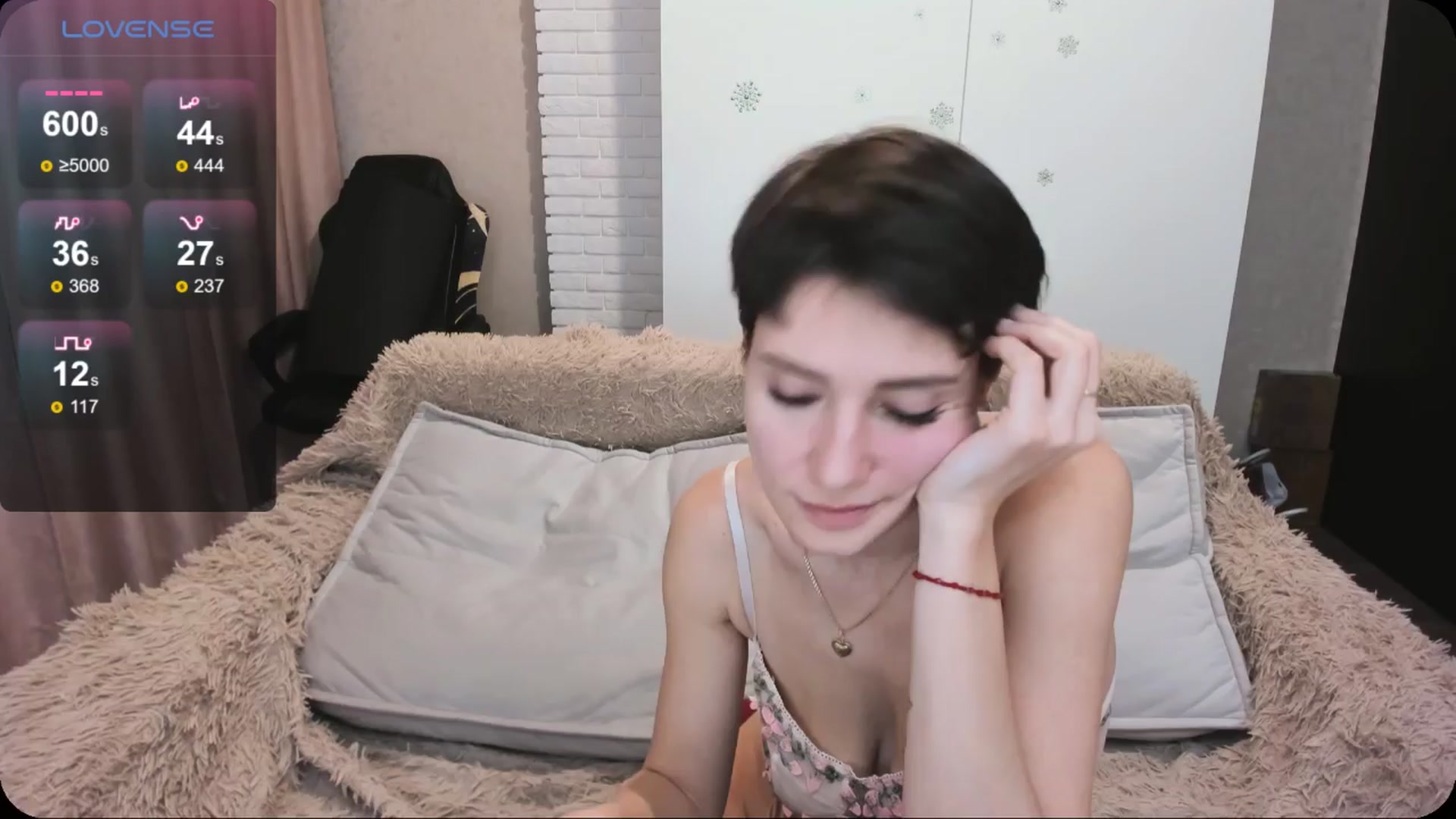 Gallery image thumbnail from HollyMollyy's myfreecams stream on, 03/27/2024, 19:31 image 7 of 20