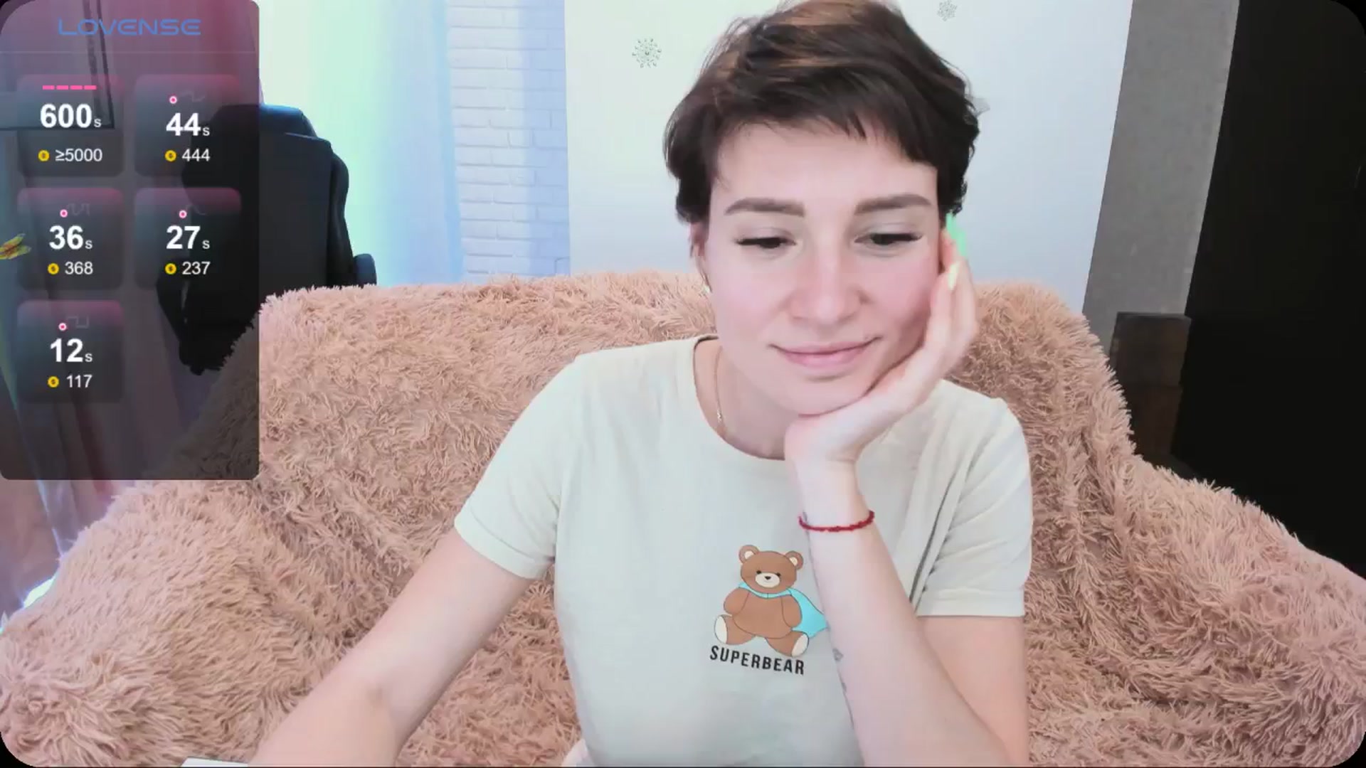 Gallery image thumbnail from HollyMollyy's myfreecams stream on, 04/24/2024, 14:21 image 1 of 20