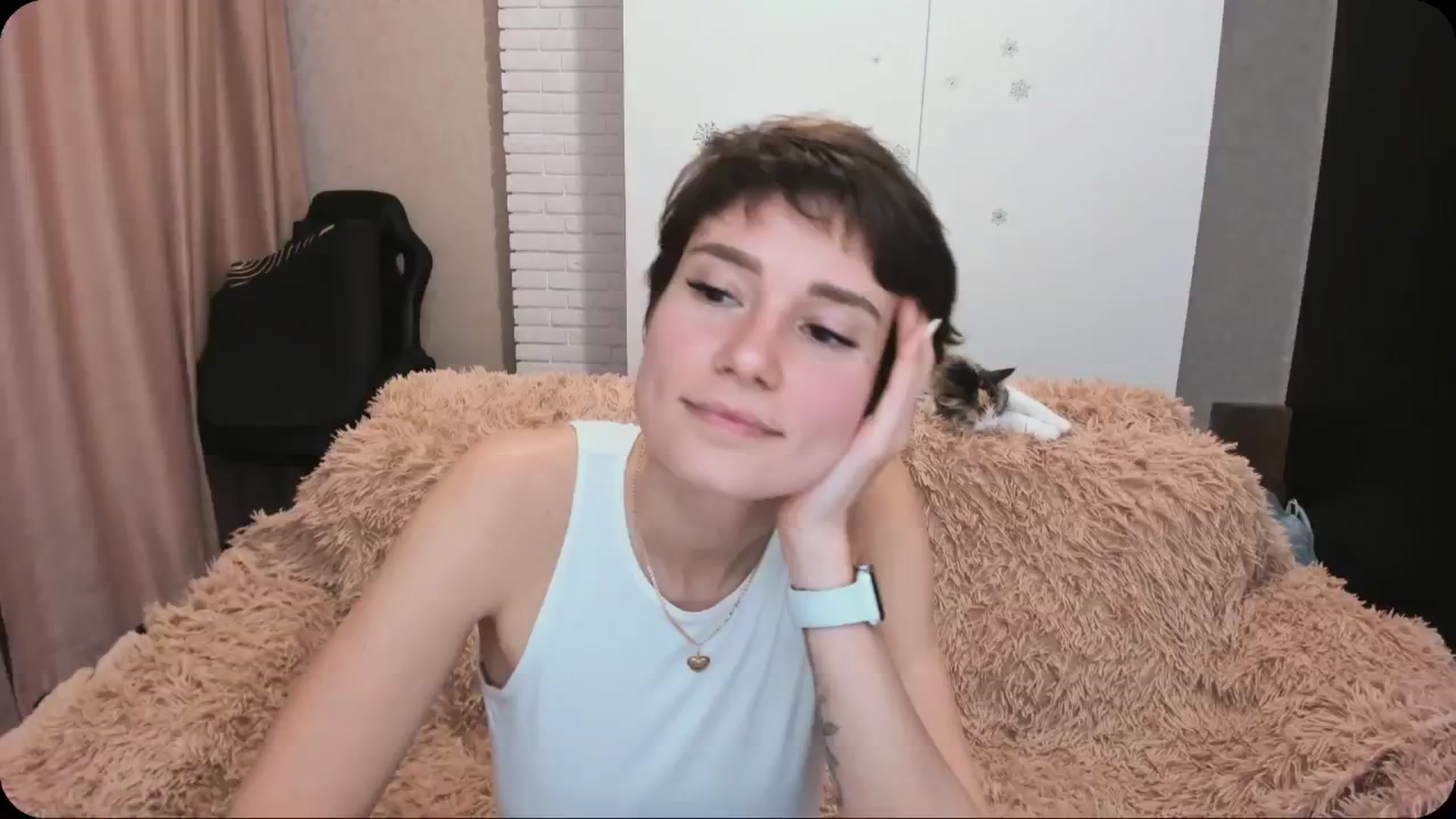Gallery image thumbnail from HollyMollyy's myfreecams stream on, 04/26/2024, 16:44 image 15 of 20