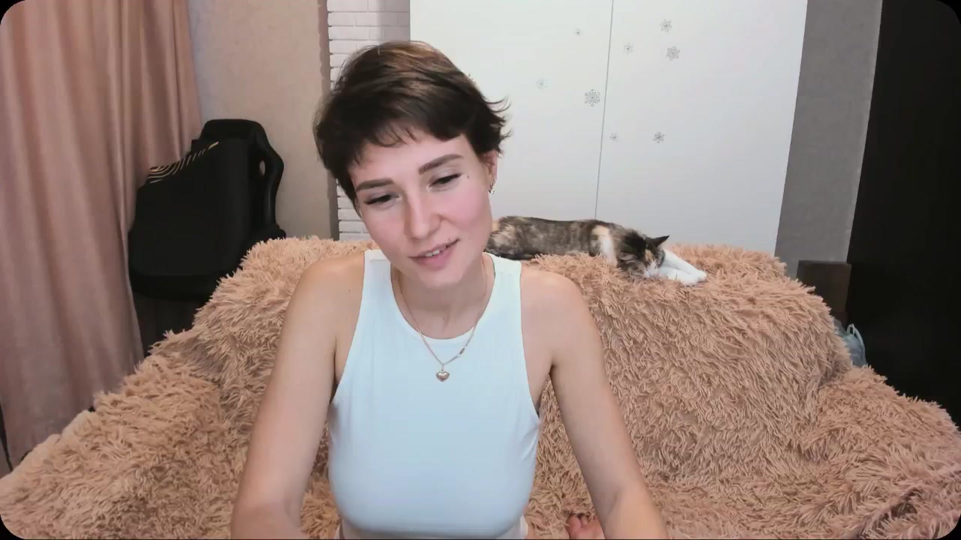 Gallery image thumbnail from HollyMollyy's myfreecams stream on, 04/26/2024, 16:44 image 8 of 20