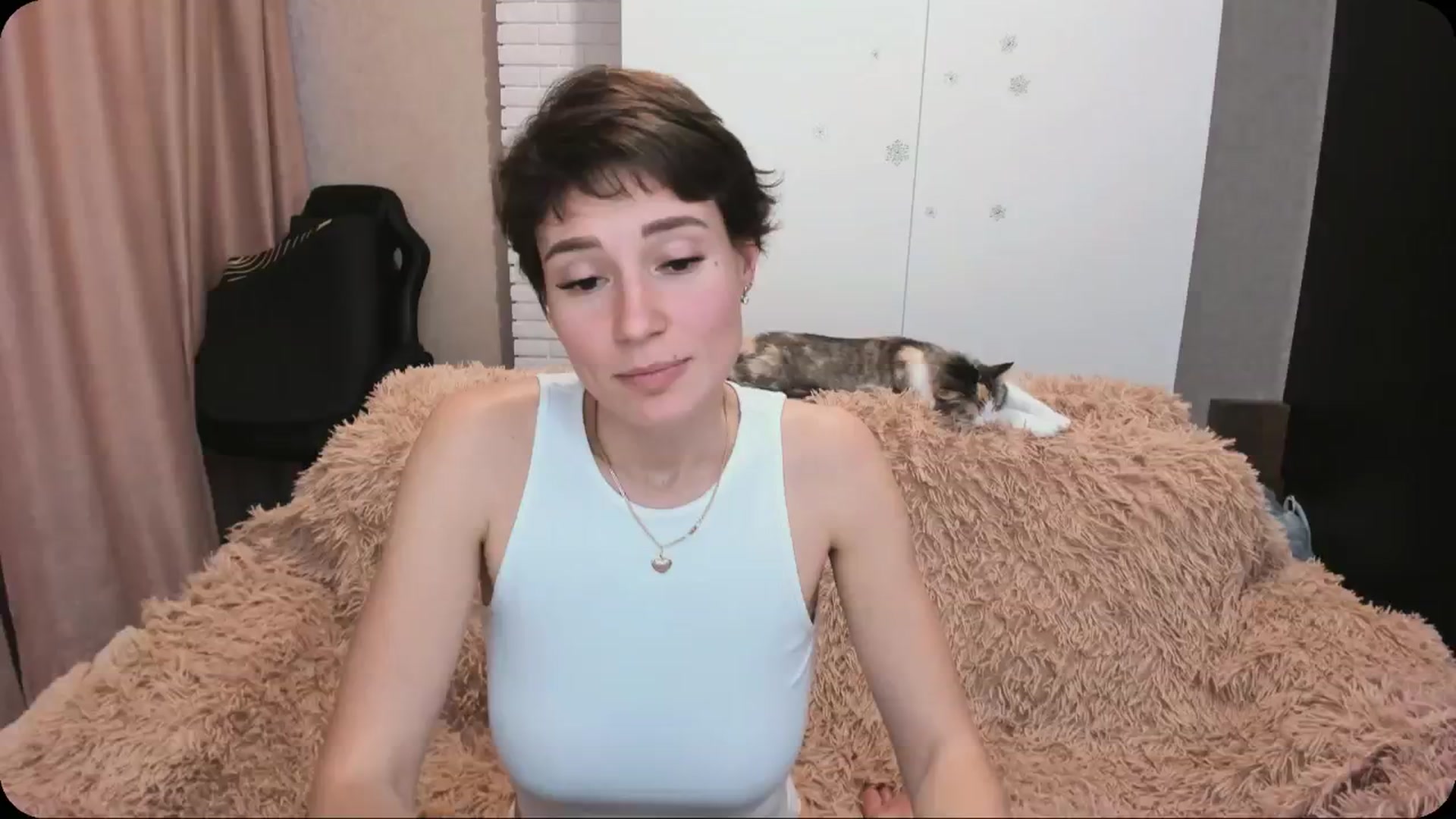 Gallery image thumbnail from HollyMollyy's myfreecams stream on, 04/26/2024, 16:44 image 10 of 20