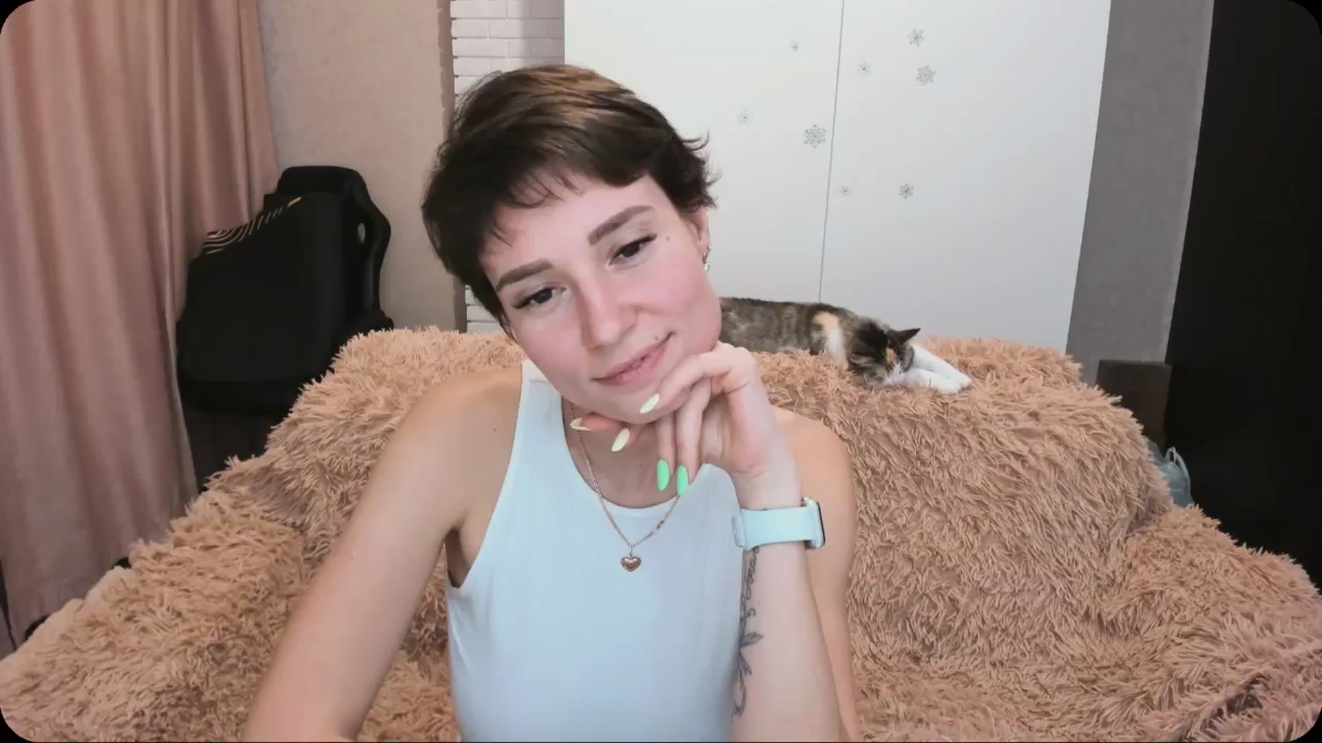 Gallery image thumbnail from HollyMollyy's myfreecams stream on, 04/26/2024, 16:44 image 16 of 20