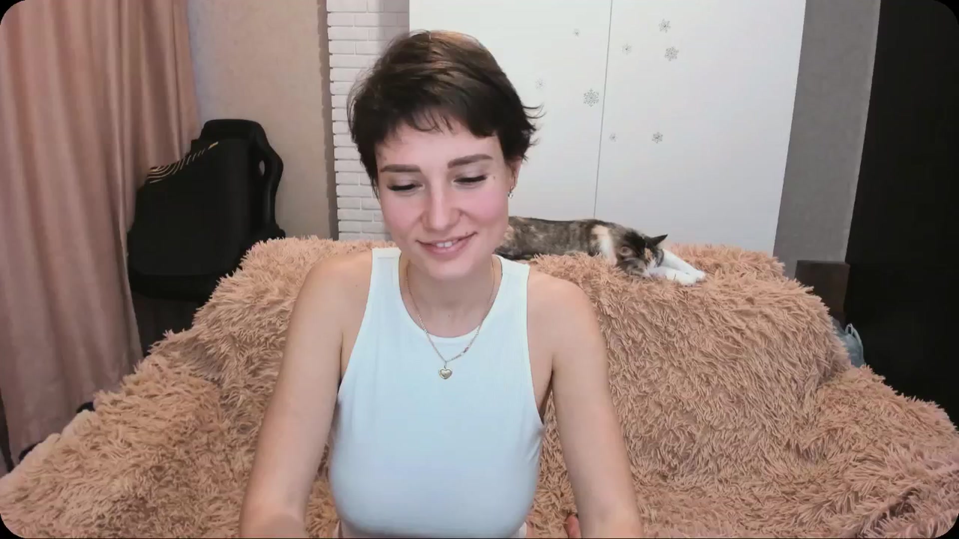Gallery image thumbnail from HollyMollyy's myfreecams stream on, 04/26/2024, 16:44 image 6 of 20