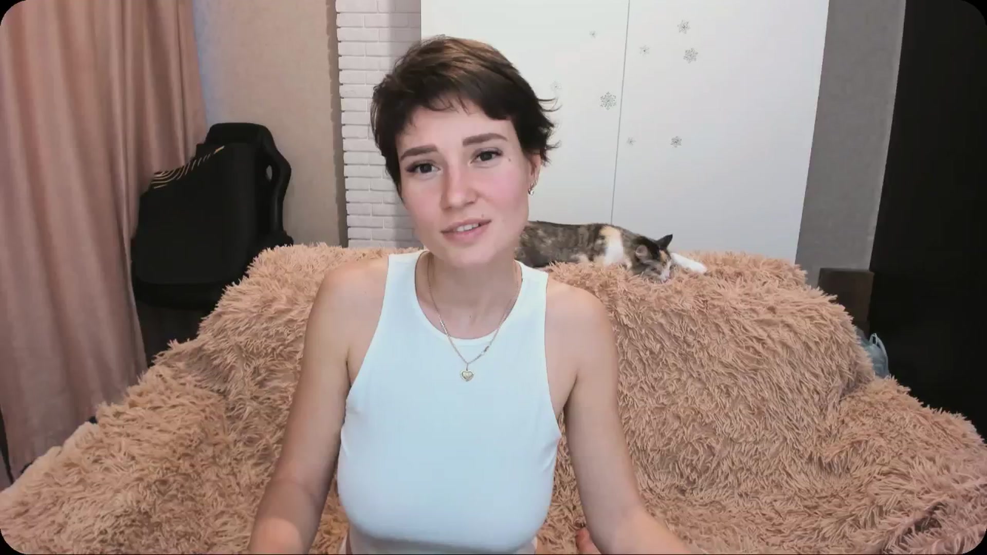 Gallery image thumbnail from HollyMollyy's myfreecams stream on, 04/26/2024, 16:44 image 3 of 20