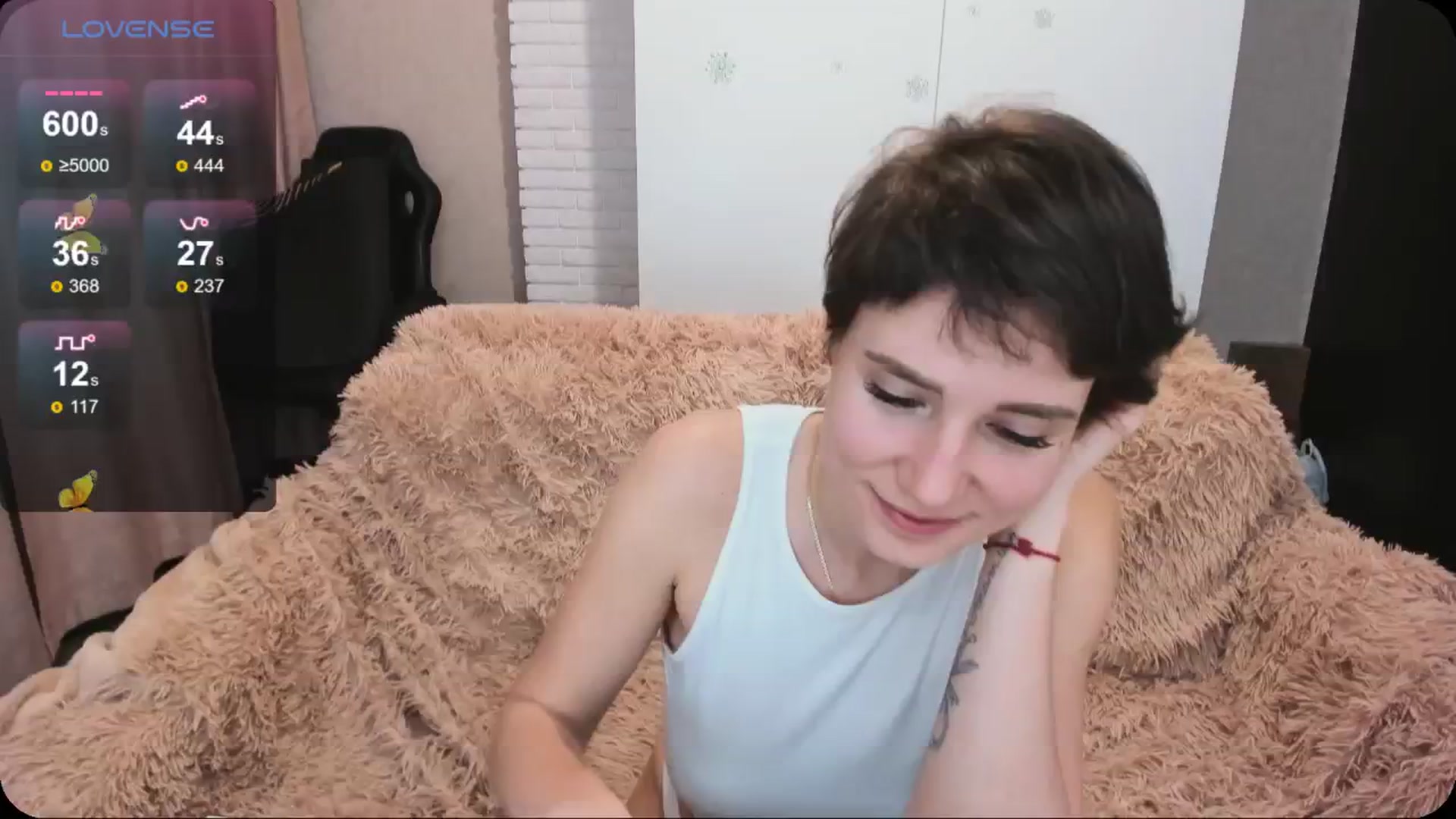 Gallery image thumbnail from HollyMollyy's myfreecams stream on, 04/26/2024, 21:11 image 16 of 20