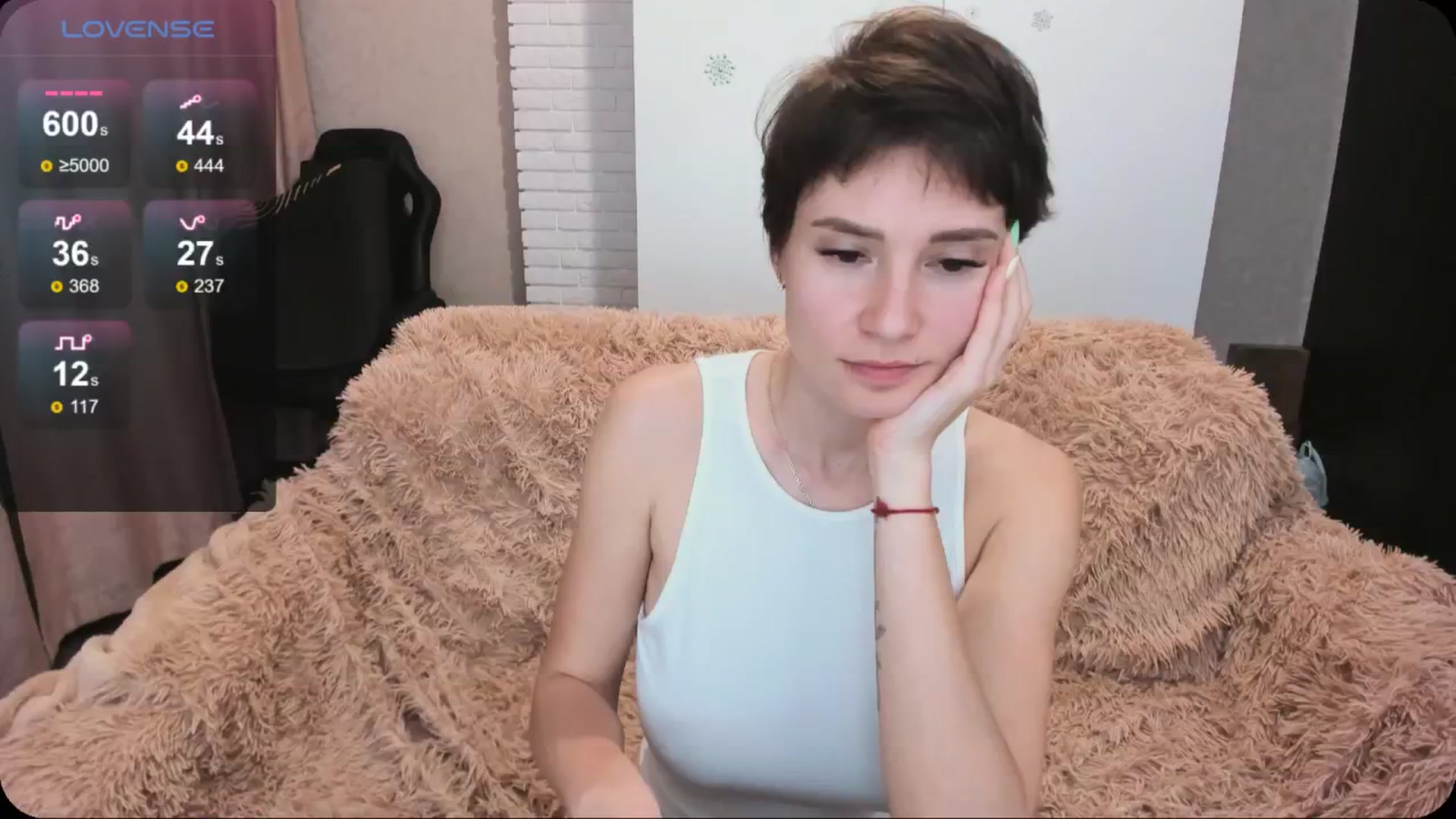 Gallery image thumbnail from HollyMollyy's myfreecams stream on, 04/26/2024, 21:11 image 3 of 20