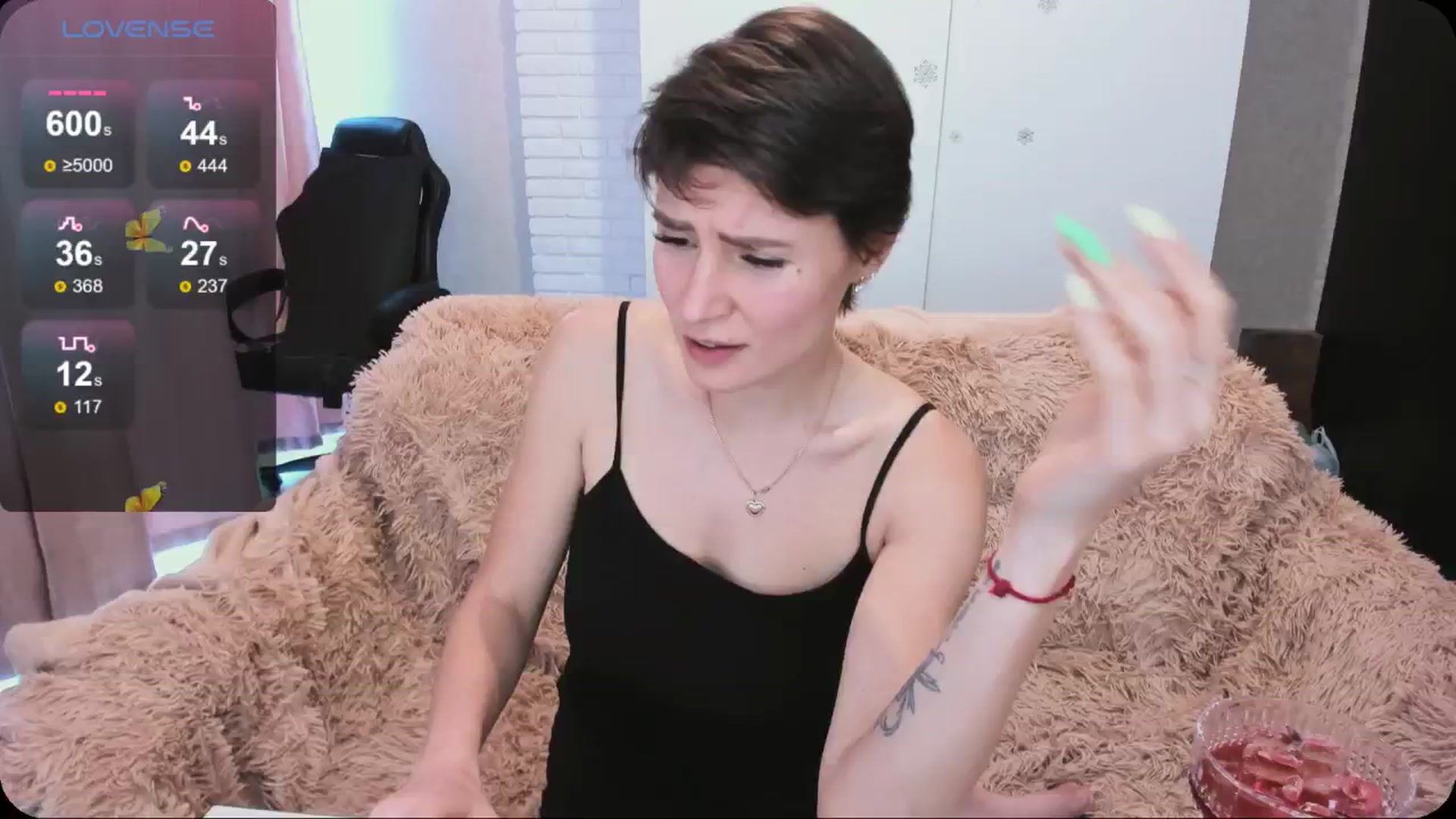 Gallery image thumbnail from HollyMollyy's myfreecams stream on, 04/28/2024, 15:04 image 3 of 20
